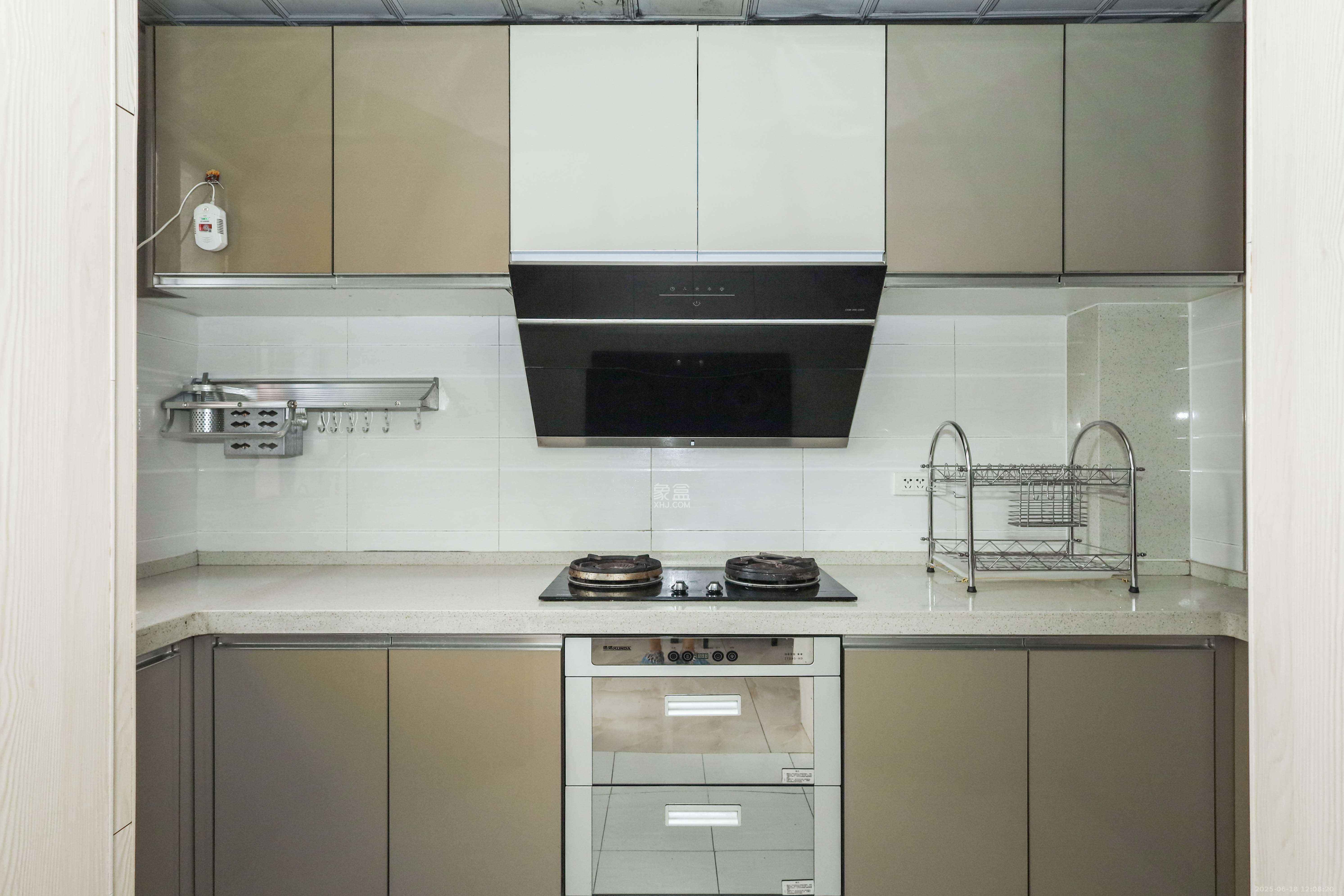 中国铁建梅溪青秀一期 3室2厅1卫 112.0万 中国铁建梅溪青秀一期 3室2厅1卫 112.0万厨房