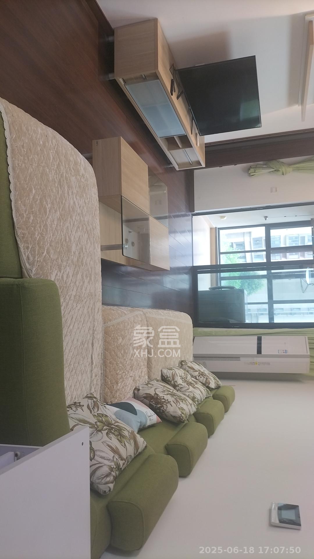 万科里梅溪郡  3室2厅2卫   3600.00元/月室内图1