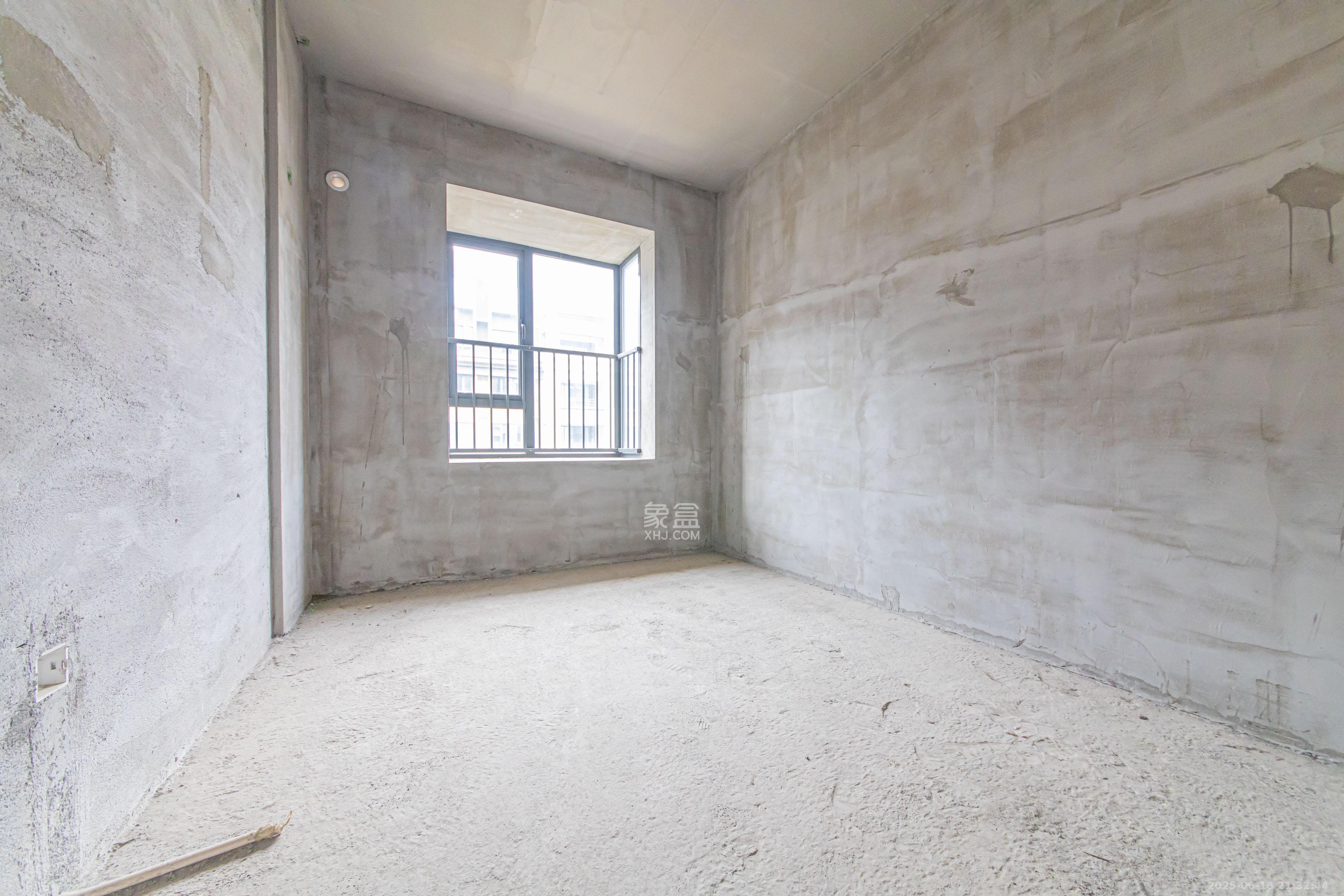 和泓融成府 4室2厅3卫 105.0万 和泓融成府 4室2厅3卫 105.0万卧室