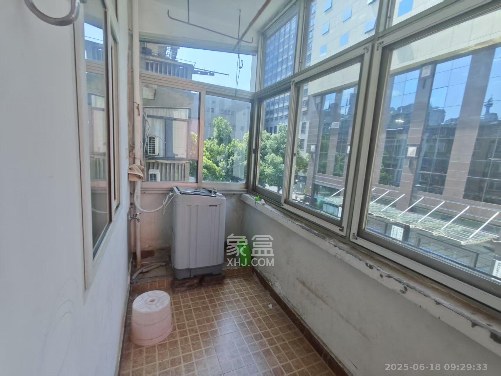 东塘电力院 3室1厅1卫 2800.0元/月 东塘电力院 3室1厅1卫 2800.0元/月室内图