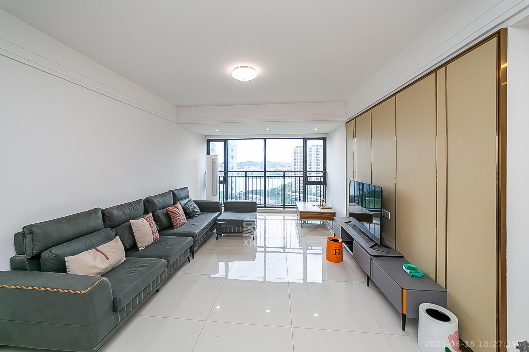 君合天玺 4室2厅2卫 163.8万 君合天玺 4室2厅2卫 163.8万客厅