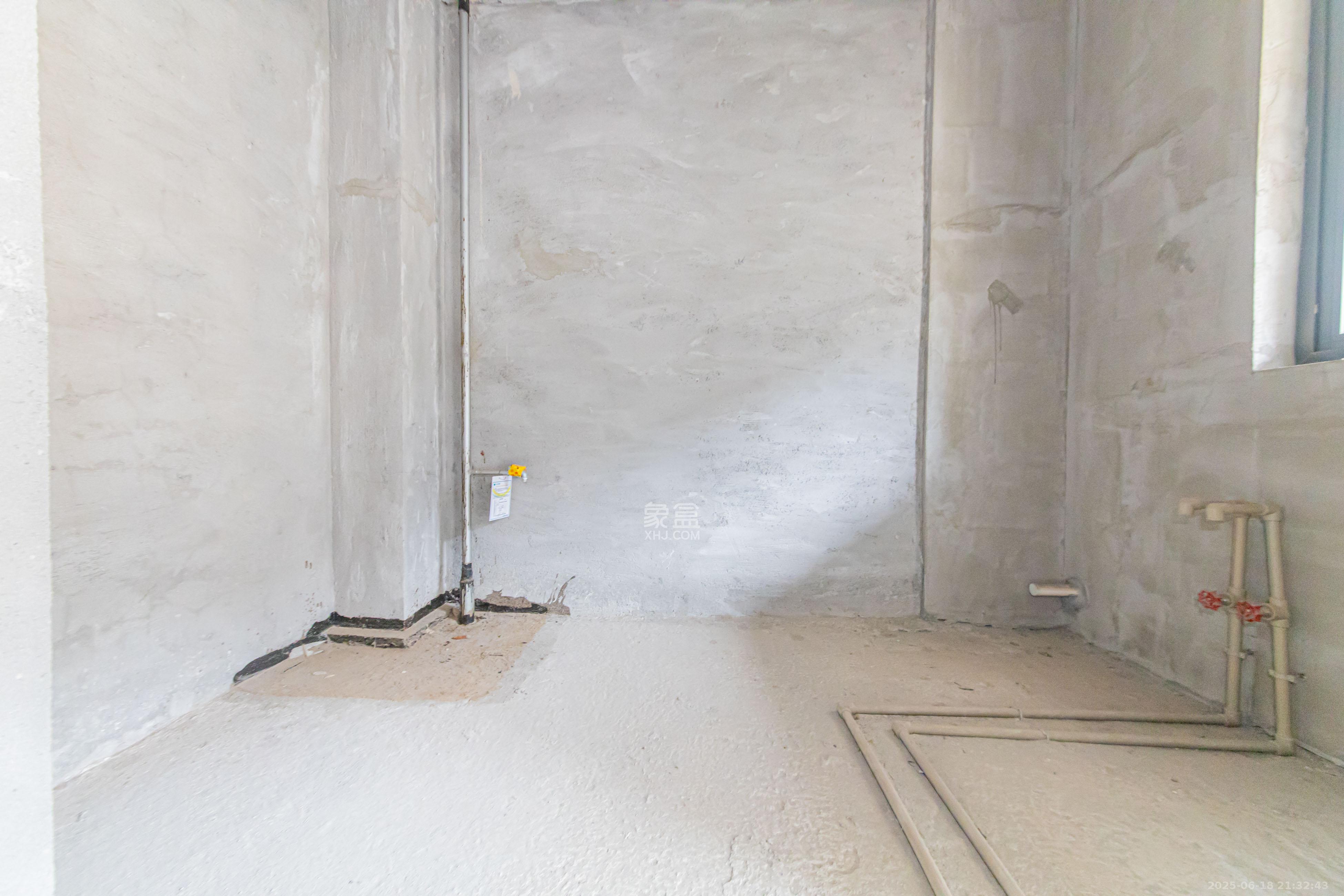 和泓融成府 4室2厅3卫 105.0万 和泓融成府 4室2厅3卫 105.0万厨房