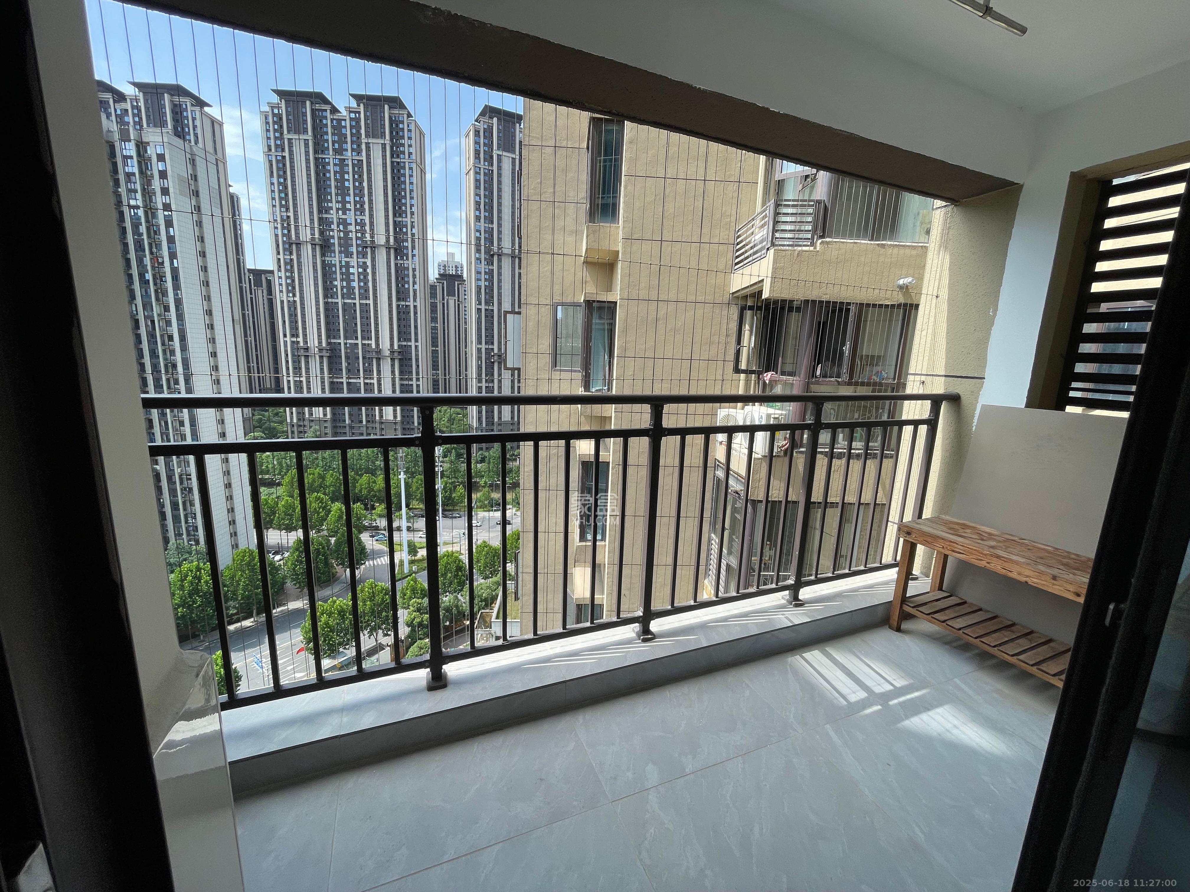 中国铁建梅溪青秀三期  4室2厅2卫   3400.00元/月室内图