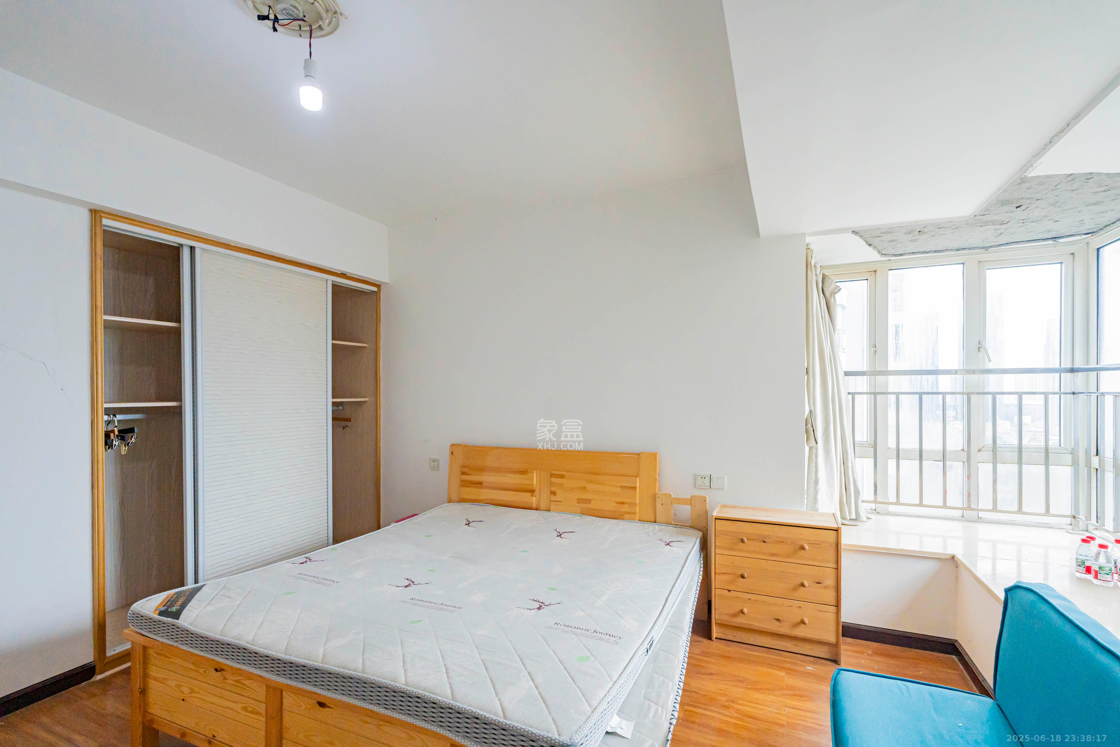 凯乐国际城  2室2厅1卫    75.0万卧室