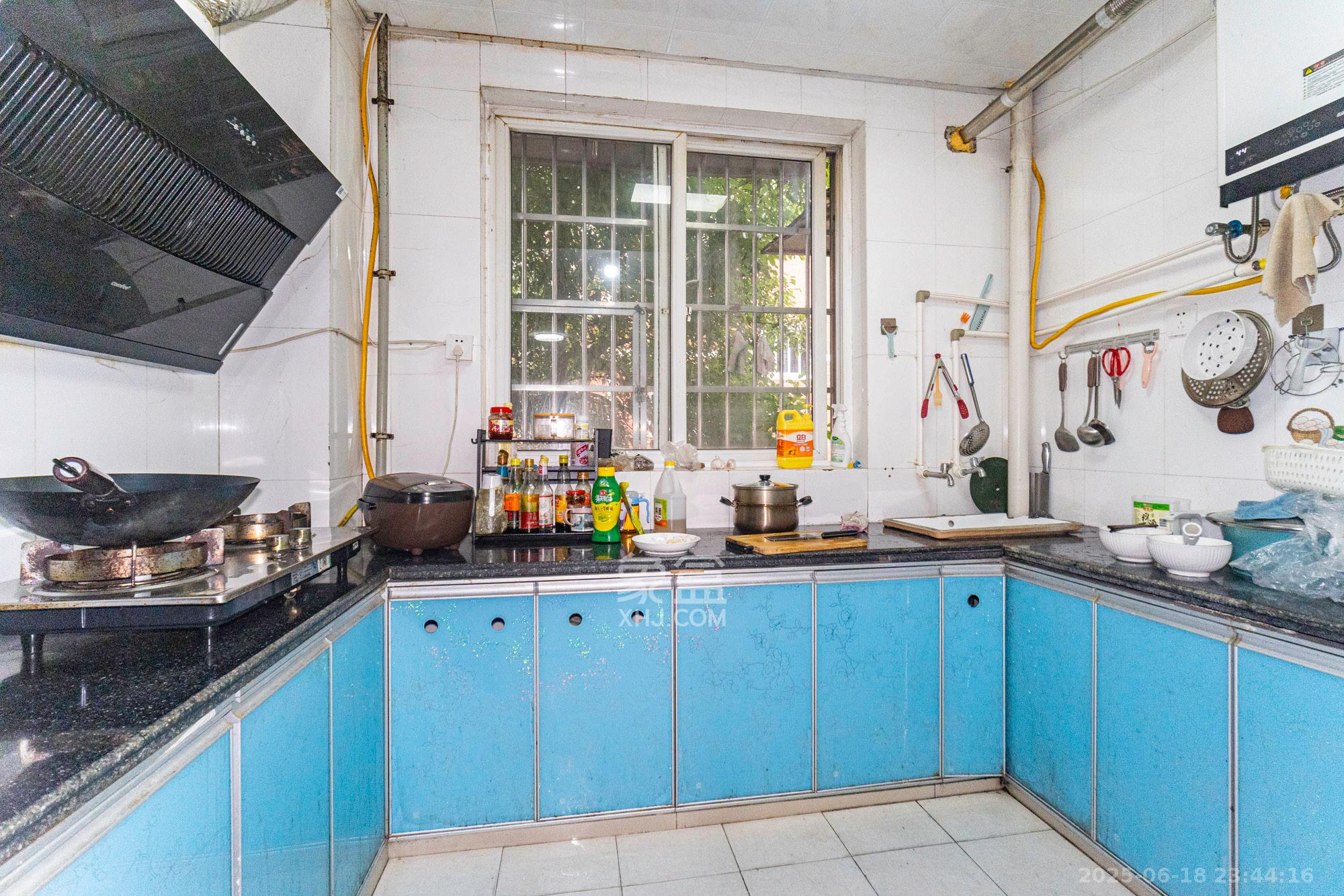 金鹰机电大市场 2室2厅1卫 36.8万 金鹰机电大市场 2室2厅1卫 36.8万厨房