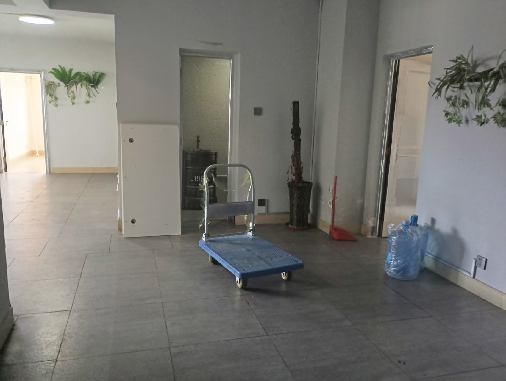 中盐大厦 3室1厅2卫 3000.0元/月 中盐大厦 3室1厅2卫 3000.0元/月户型图