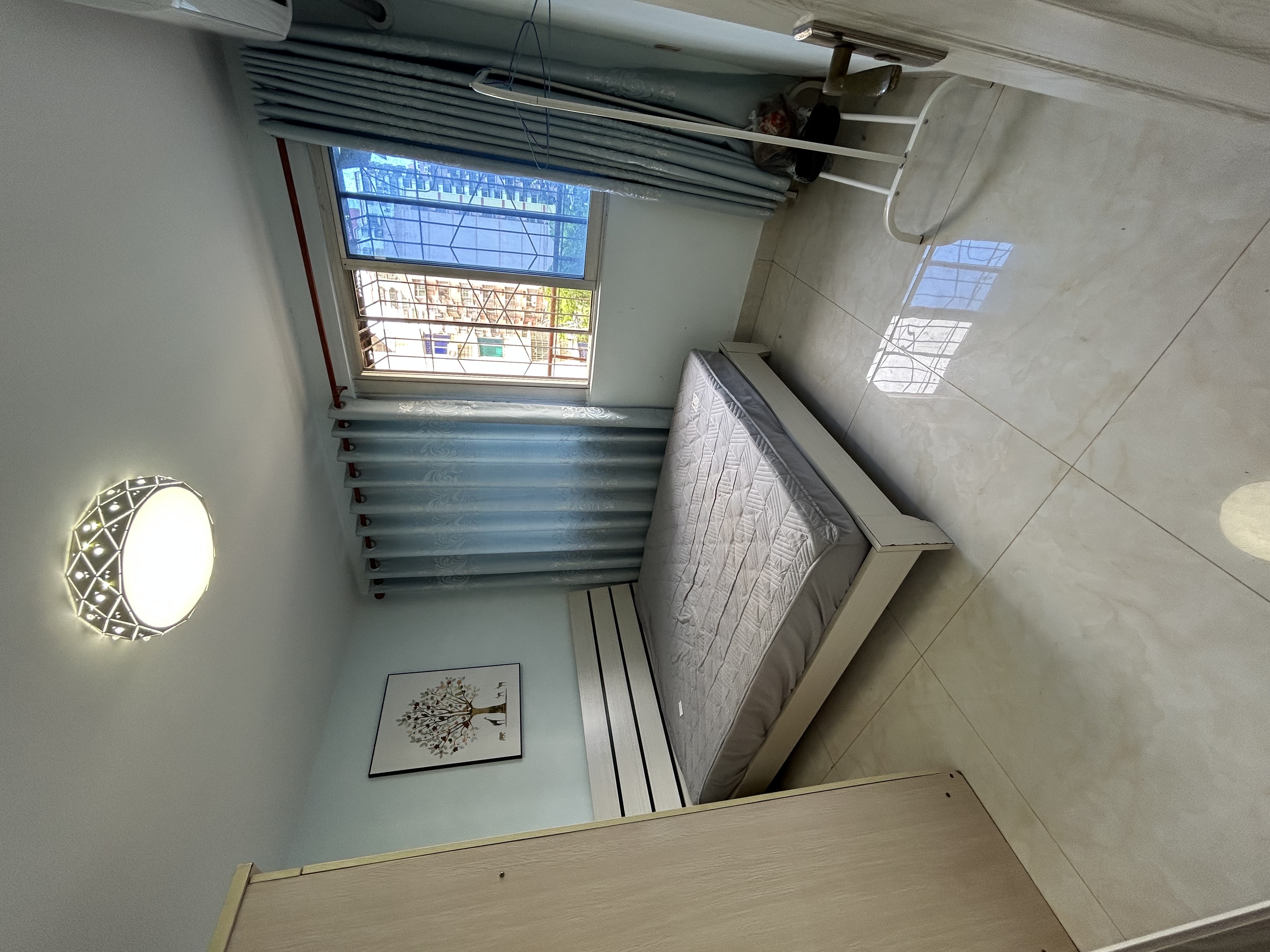 虹冠大厦  3室2厅1卫   2400.00元/月室内图