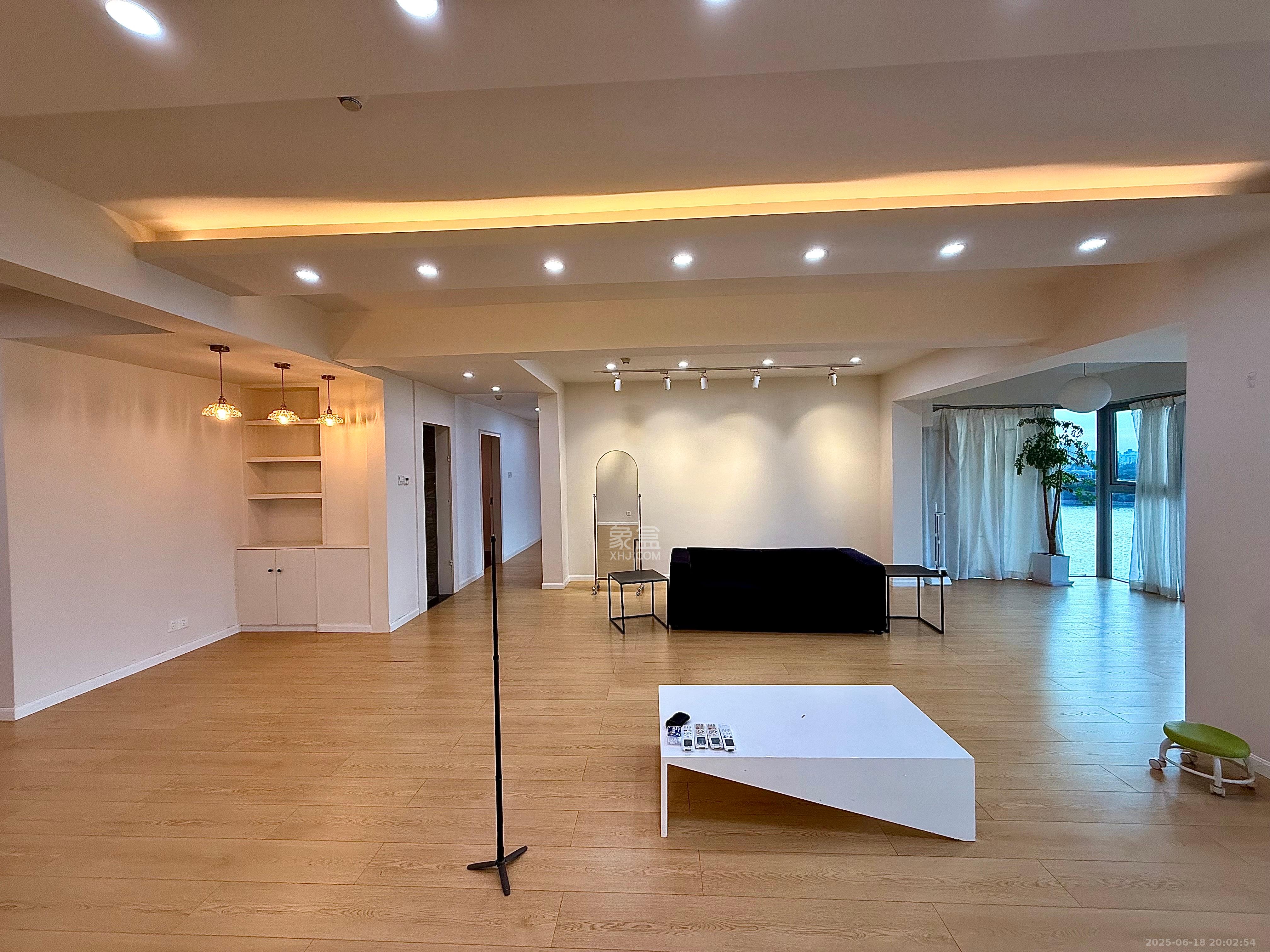 潮宗御苑  3室2厅2卫   6500.00元/月室内图
