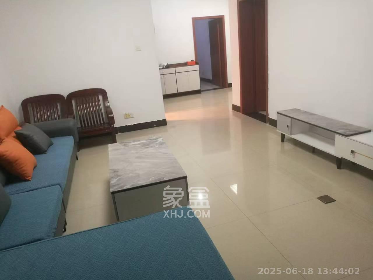 靳江阳光安置小区 2室2厅1卫 1800.0元/月 靳江阳光安置小区 2室2厅1卫 1800.0元/月室内图