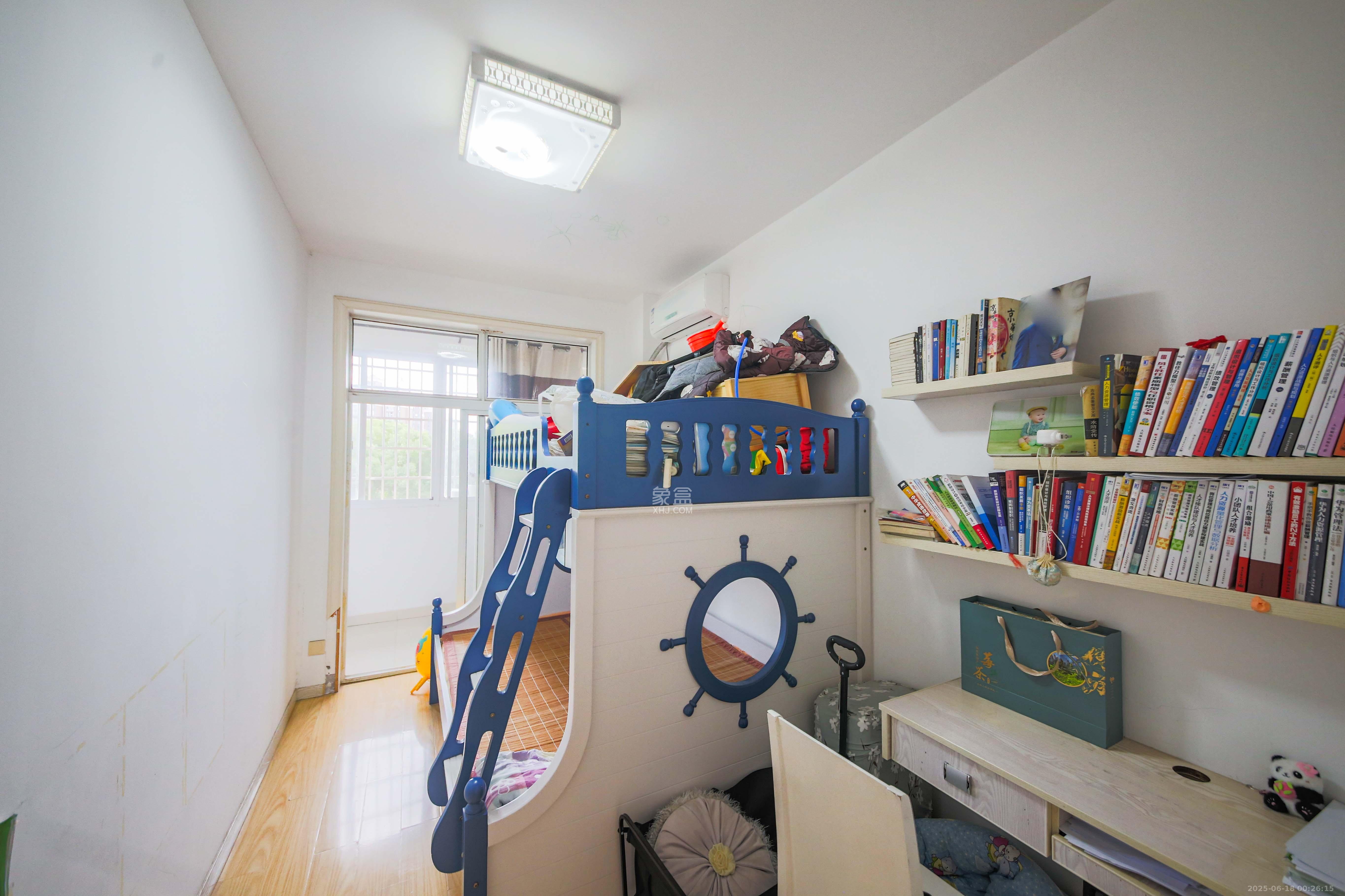 景荣华苑 3室2厅2卫 91.8万 景荣华苑 3室2厅2卫 91.8万卧室