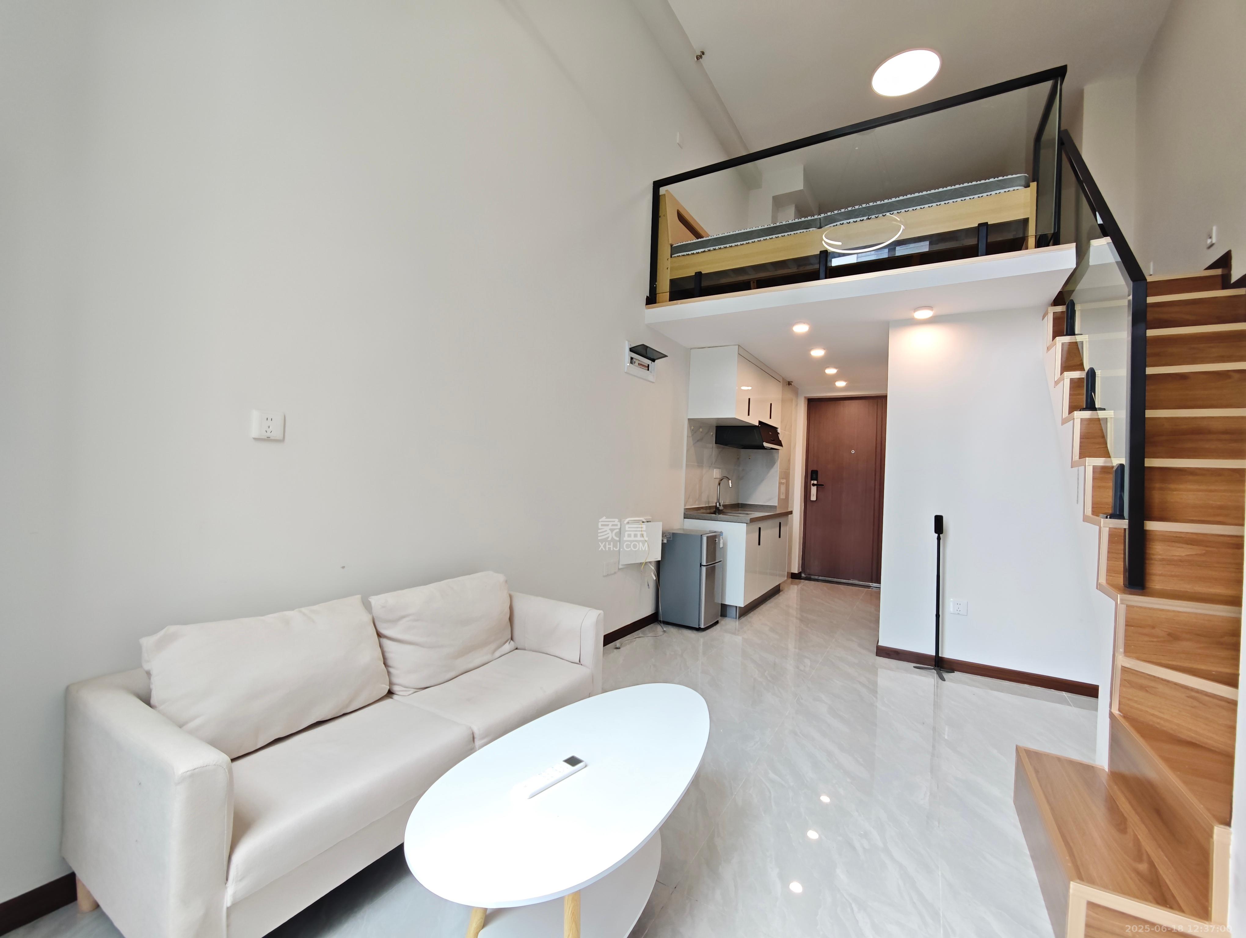 卓越中寰  1室1厅1卫    1800.0元/月室内图