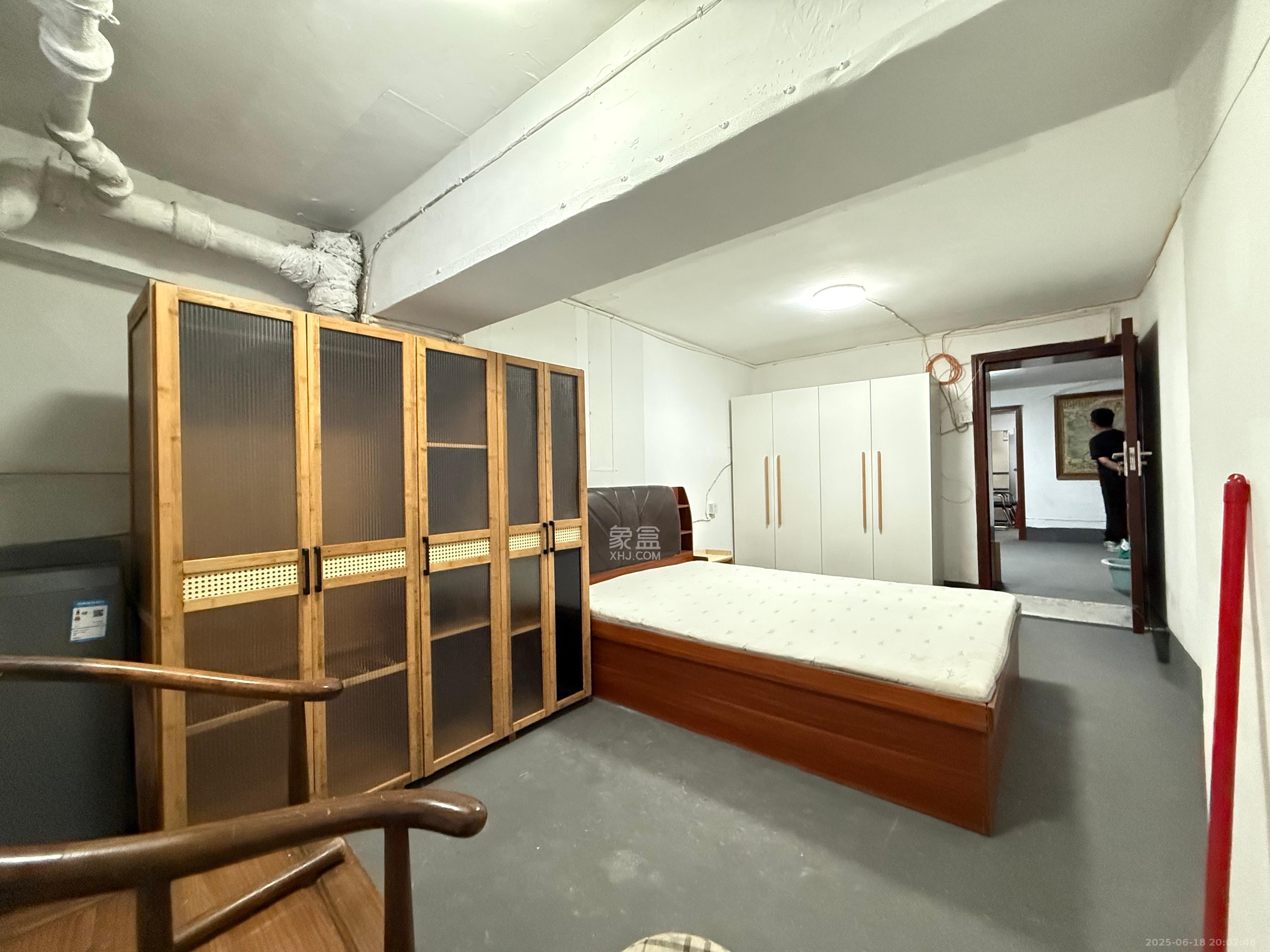 桂花路锻压小区  2室1厅1卫    1000.0元/月 桂花路锻压小区  2室1厅1卫    1000.0元/月室内图