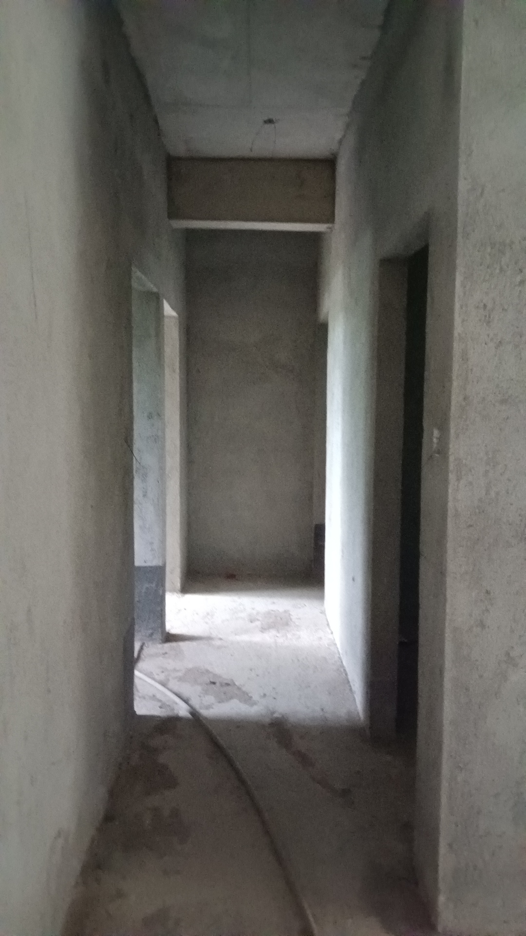 大汉龙城  4室2厅1卫    65.0万客厅