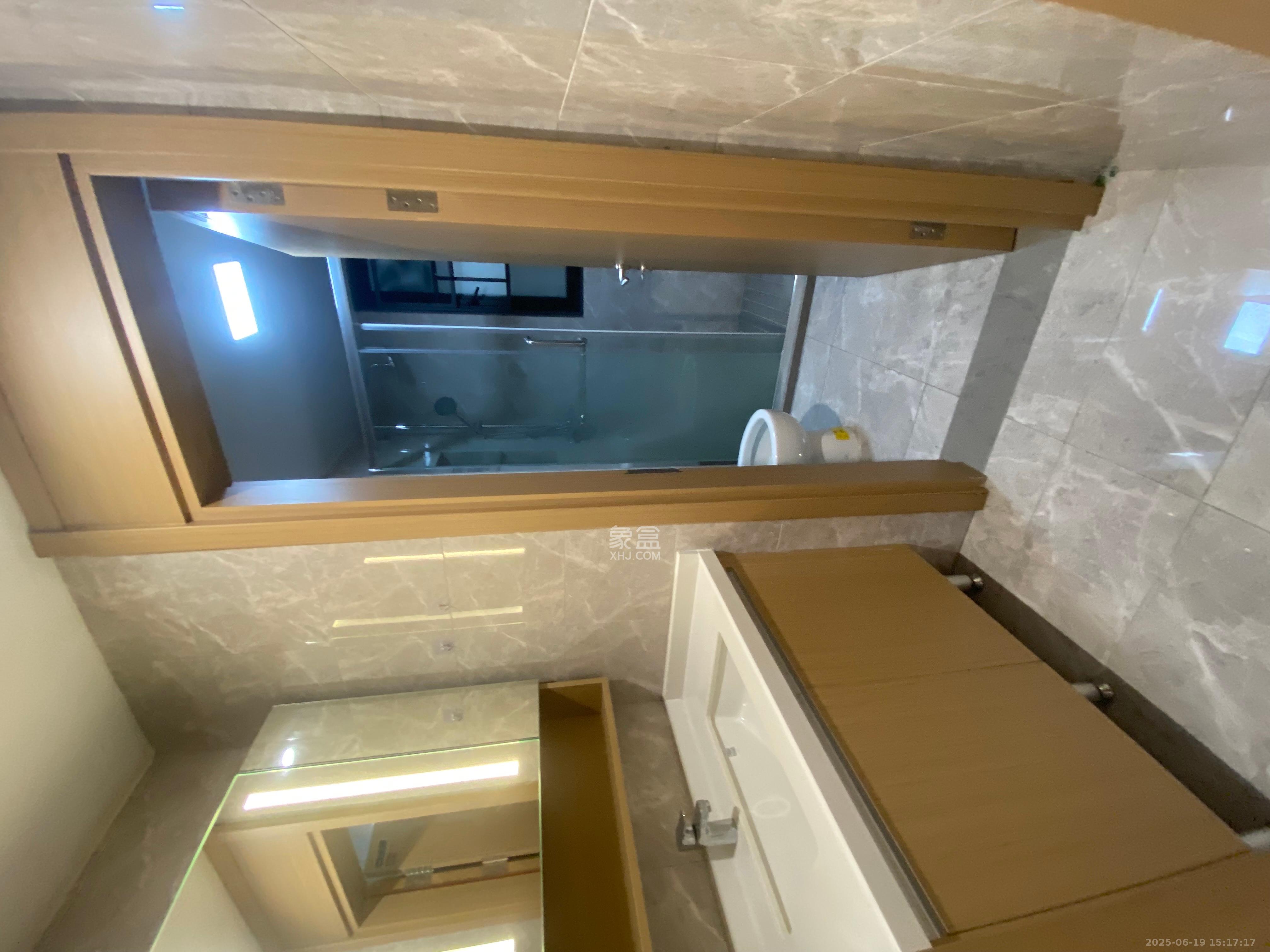 旭辉雨花郡  3室2厅2卫    4000.0元/月室内图