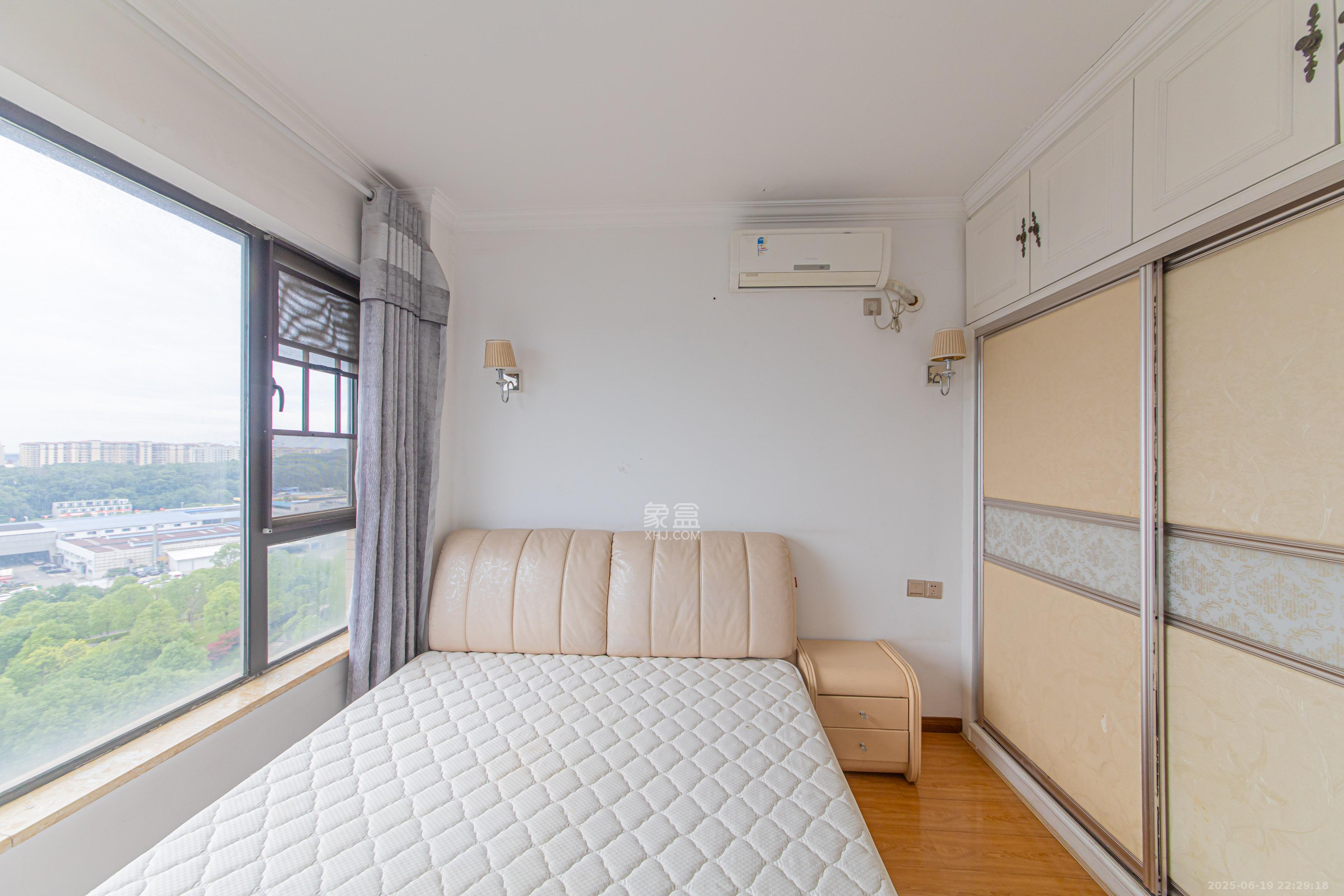 长城水郡 1室2厅1卫 60.0万 长城水郡 1室2厅1卫 60.0万卧室