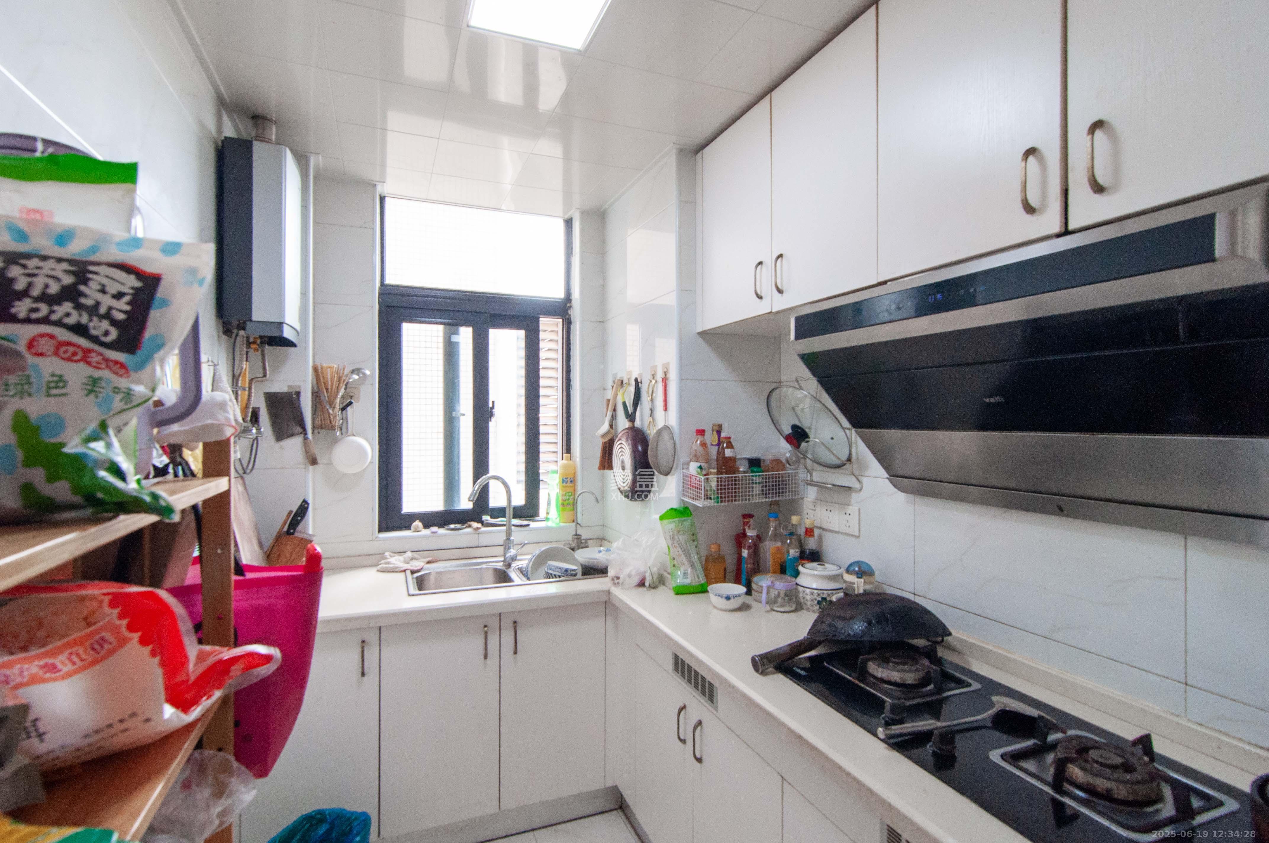 高鑫麓城 3室1厅1卫 105.0万 高鑫麓城 3室1厅1卫 105.0万厨房