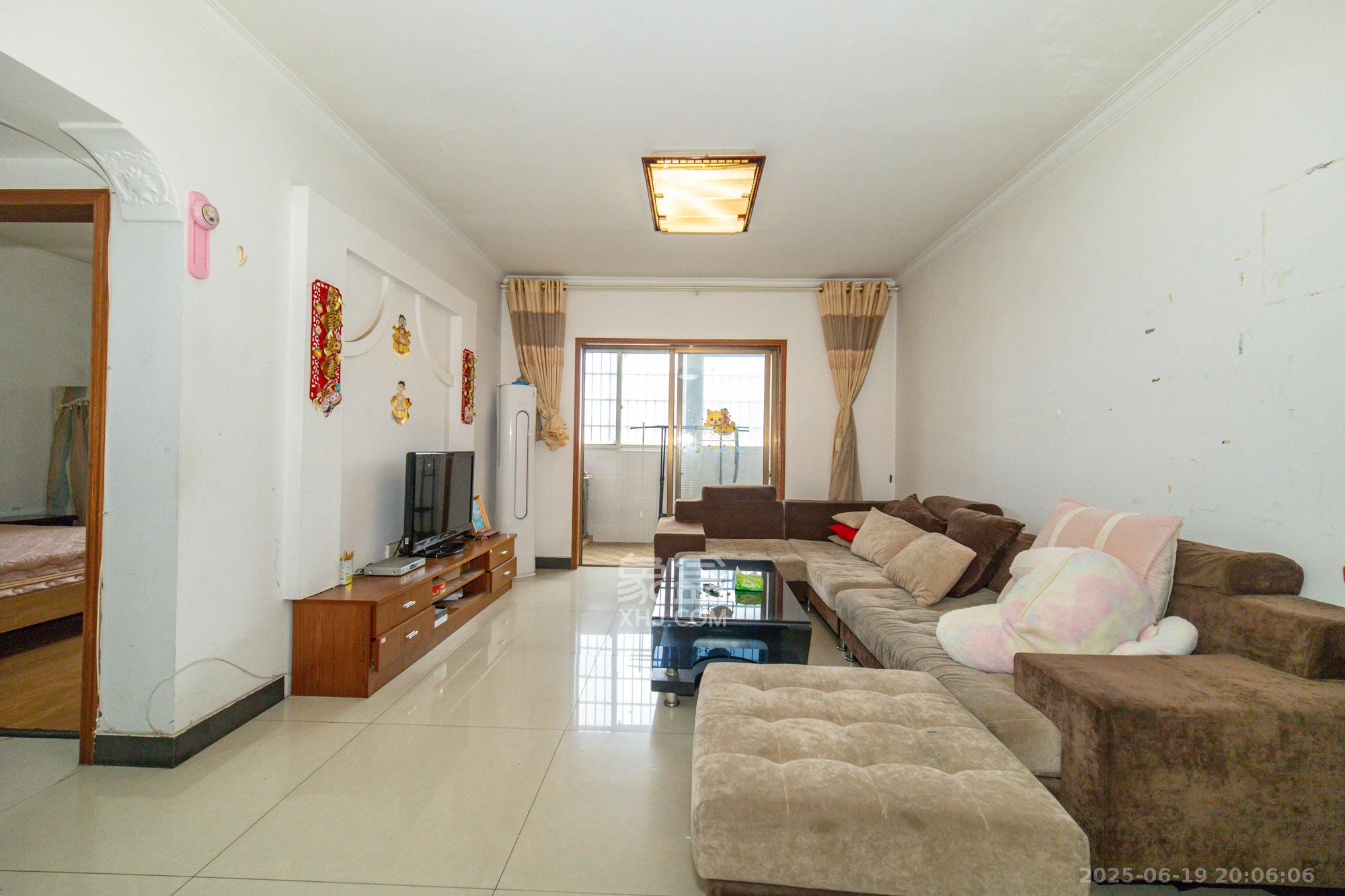 筑梦园 2室2厅1卫 60.0万 筑梦园 2室2厅1卫 60.0万客厅