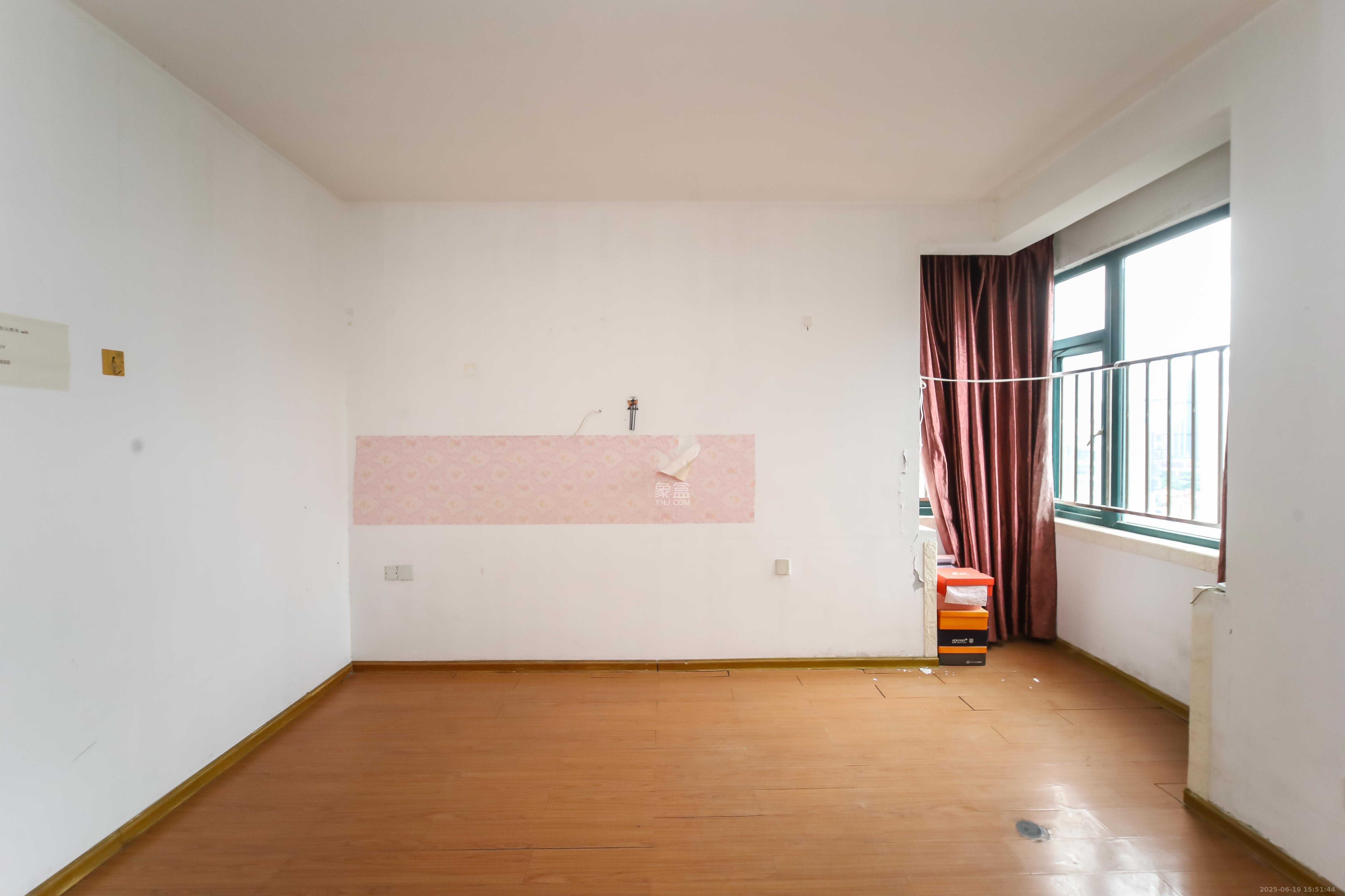 凯乐湘园  3室2厅2卫    95.0万卧室