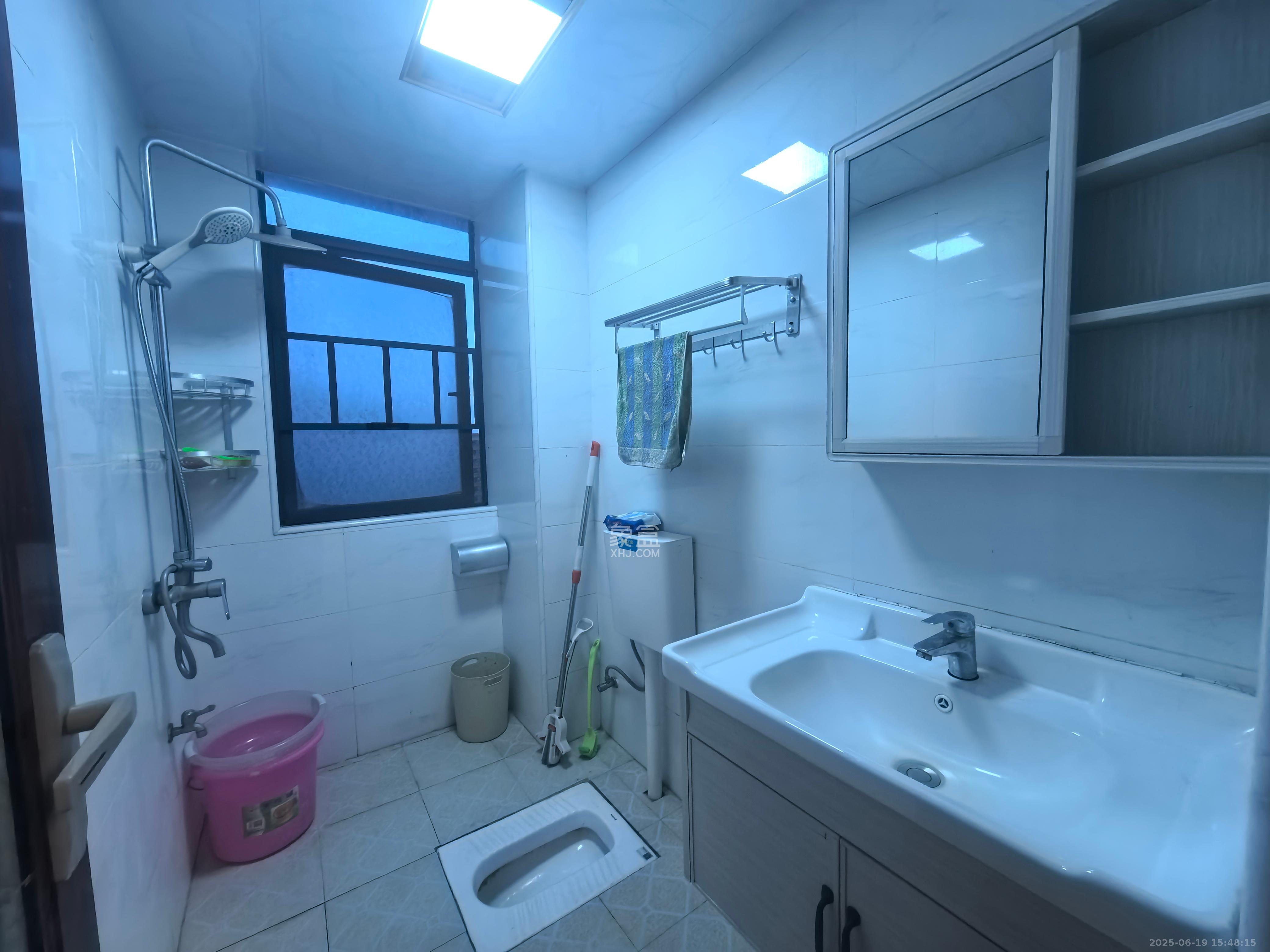 紫华郡 4室2厅2卫 2500.0元/月 紫华郡 4室2厅2卫 2500.0元/月室内图