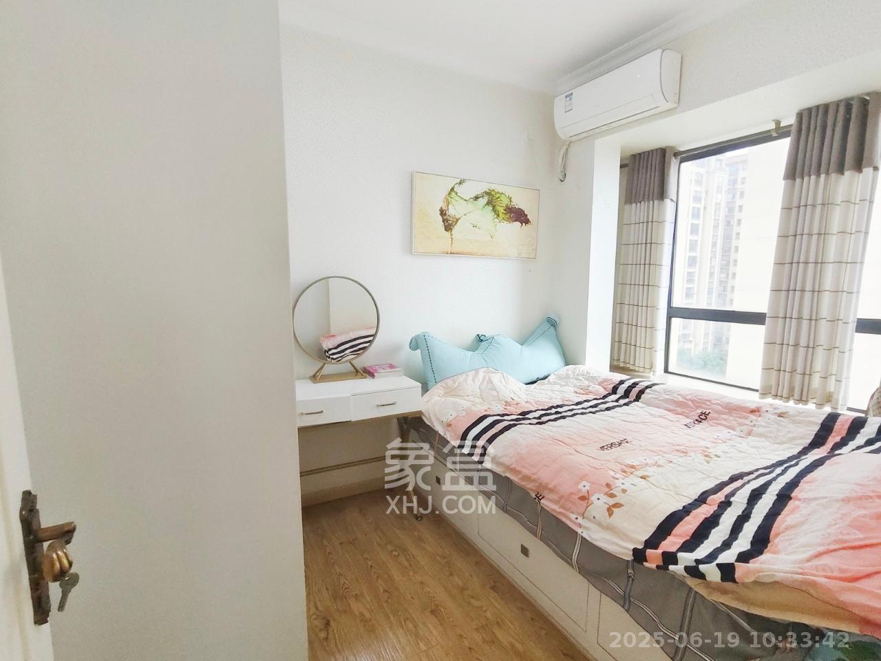 中建芙蓉嘉苑  3室2厅1卫   2400.00元/月室内图