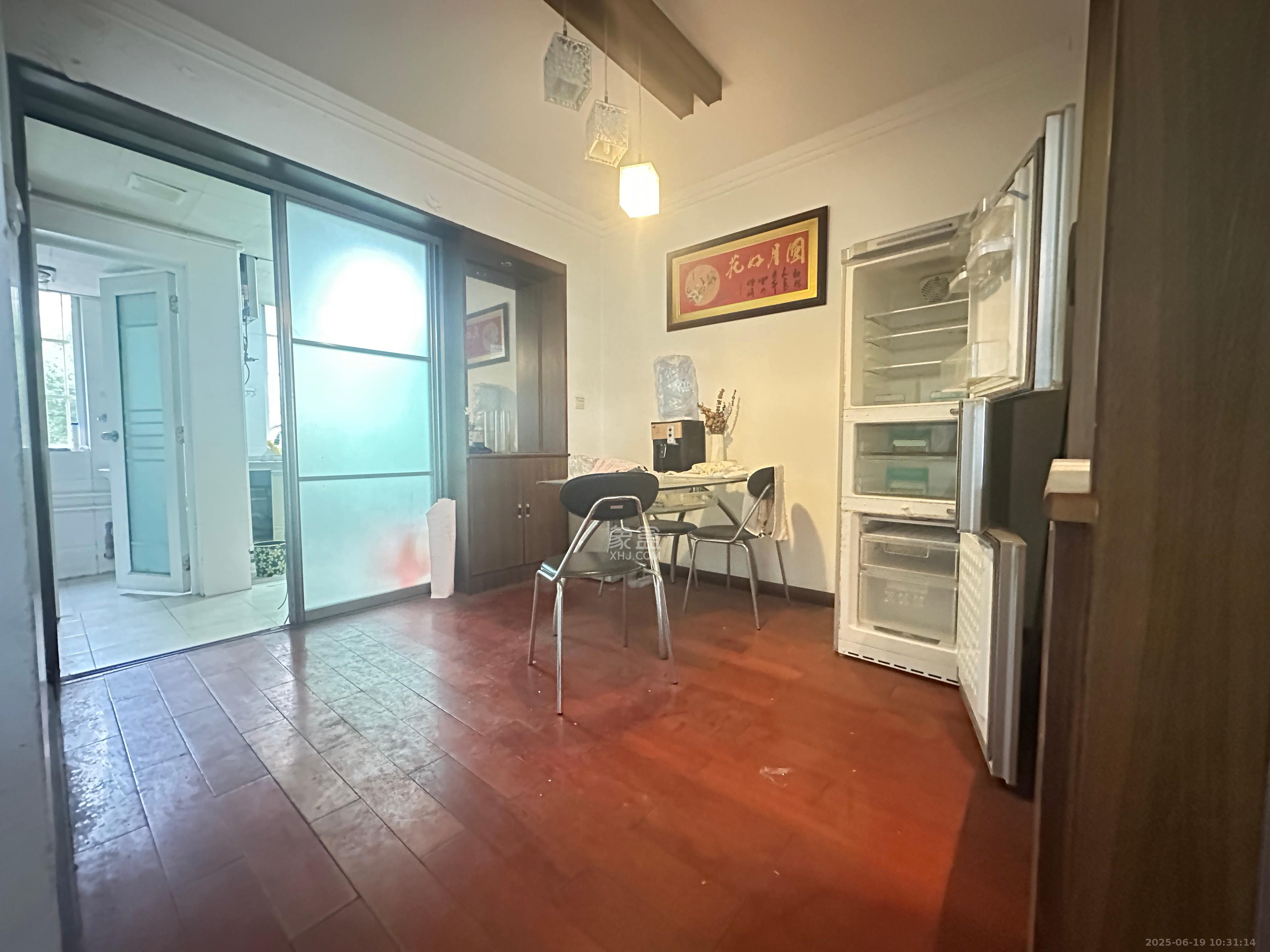 恩瑞麓山名园(龙王港小区) 3室2厅2卫 2200.0元/月 恩瑞麓山名园(龙王港小区) 3室2厅2卫 2200.0元/月室内图