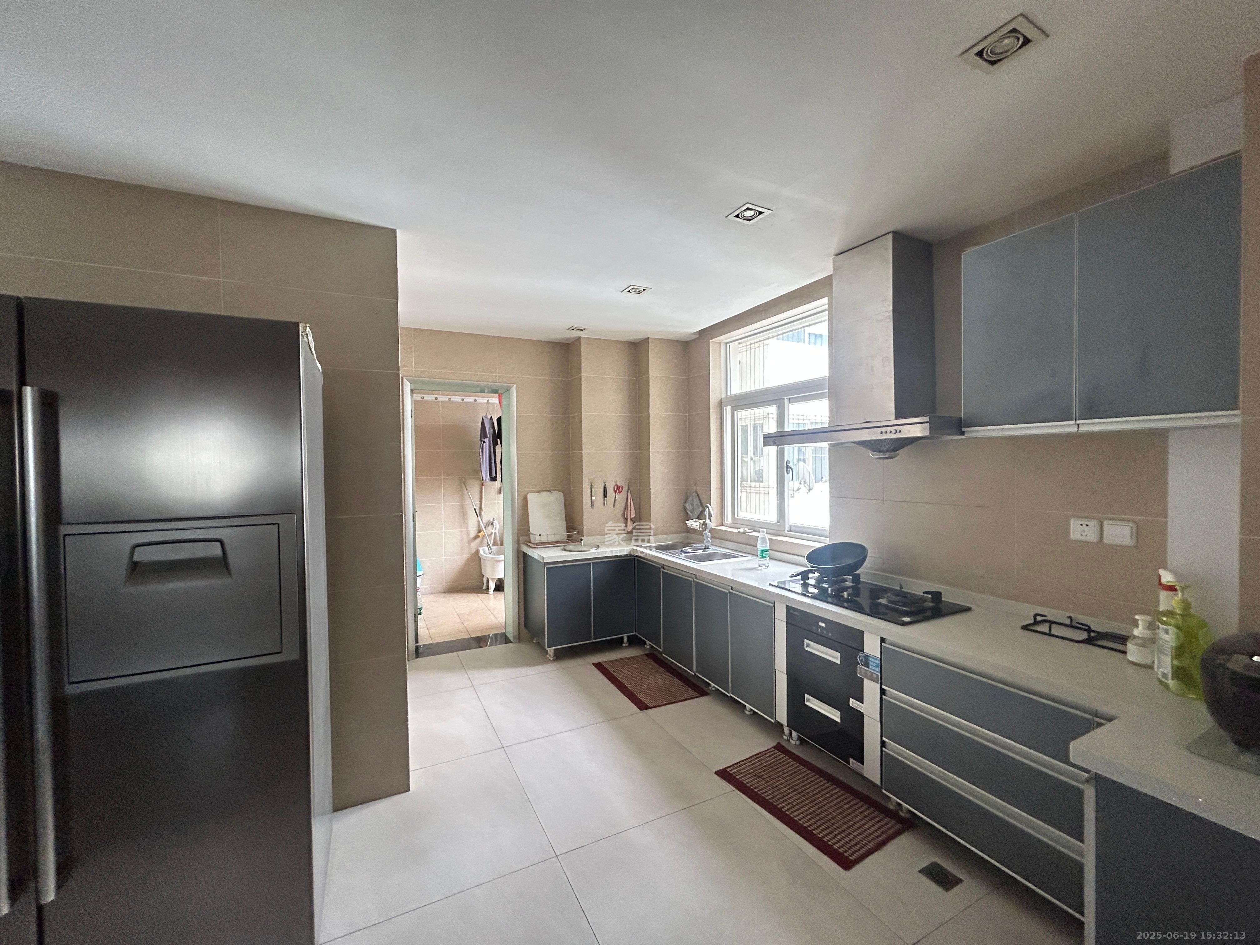 新世纪花苑 4室2厅2卫 5500.0元/月 新世纪花苑 4室2厅2卫 5500.0元/月室内图