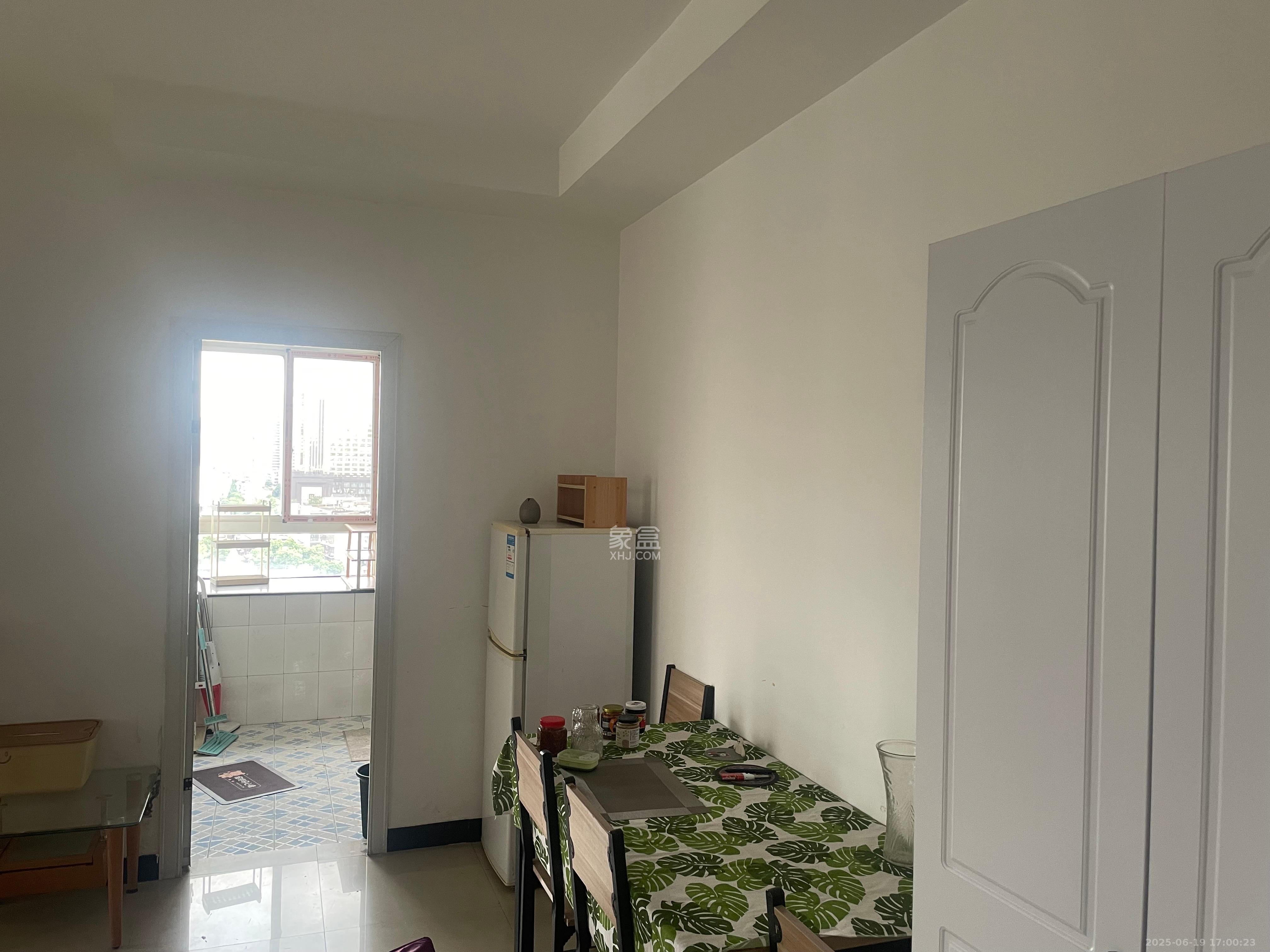 新楚天扶华庭  2室1厅1卫    2600.0元/月 新楚天扶华庭  2室1厅1卫    2600.0元/月室内图