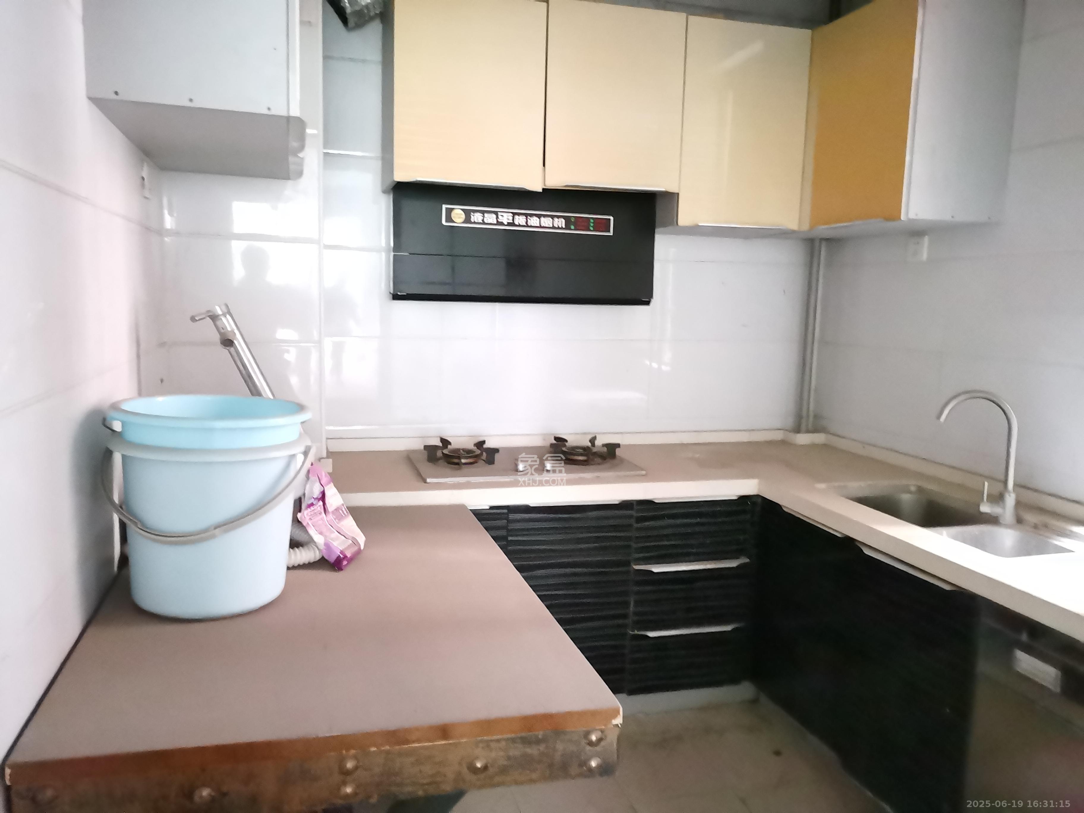 蟠龙欣苑 3室2厅2卫 1500.0元/月 蟠龙欣苑 3室2厅2卫 1500.0元/月室内图