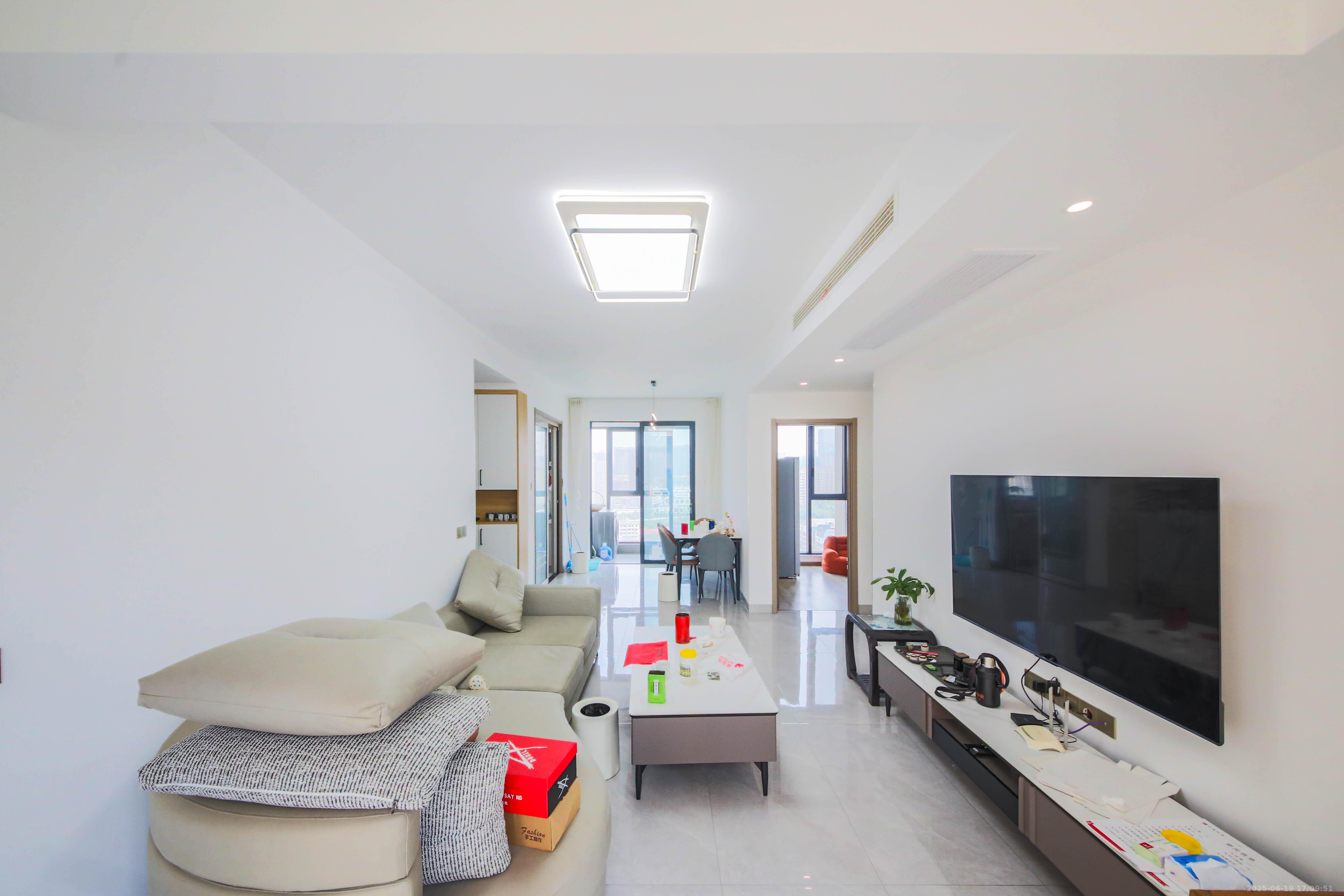 中建钰和城  3室2厅2卫    133.0万 中建钰和城  3室2厅2卫    133.0万客厅