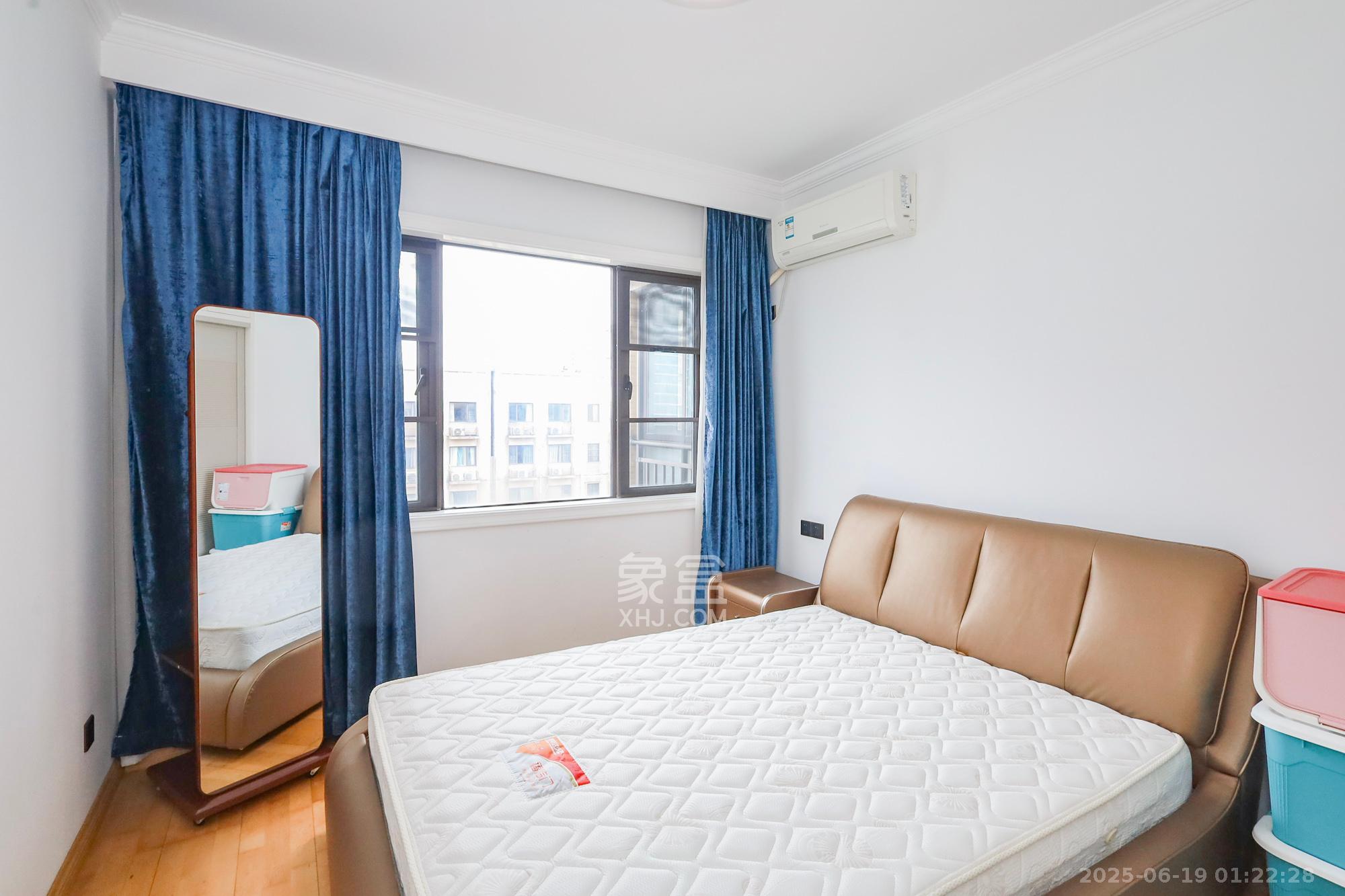 钰龙天下二期(钰龙佳园) 3室2厅2卫 198.0万 钰龙天下二期(钰龙佳园) 3室2厅2卫 198.0万卧室