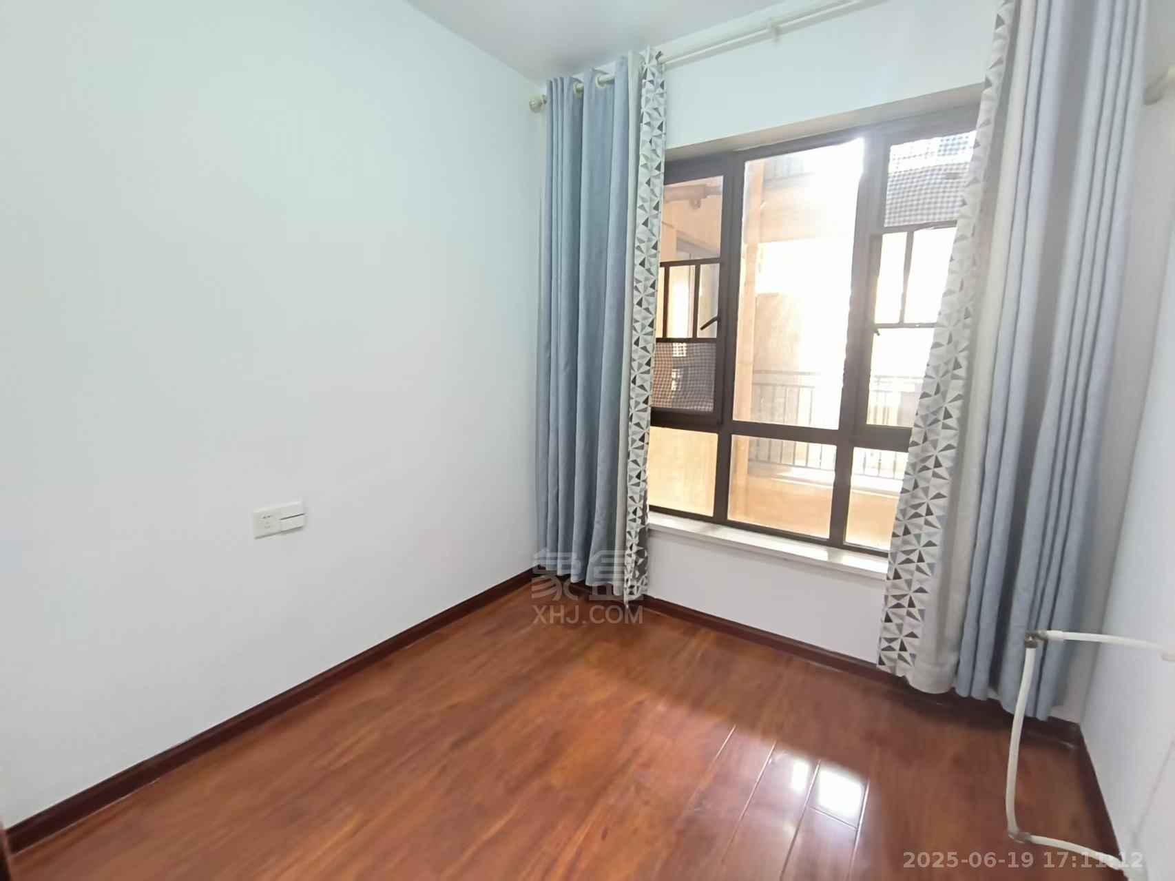 佳兆业金域天下二期 3室2厅2卫 1600.0元/月 佳兆业金域天下二期 3室2厅2卫 1600.0元/月室内图