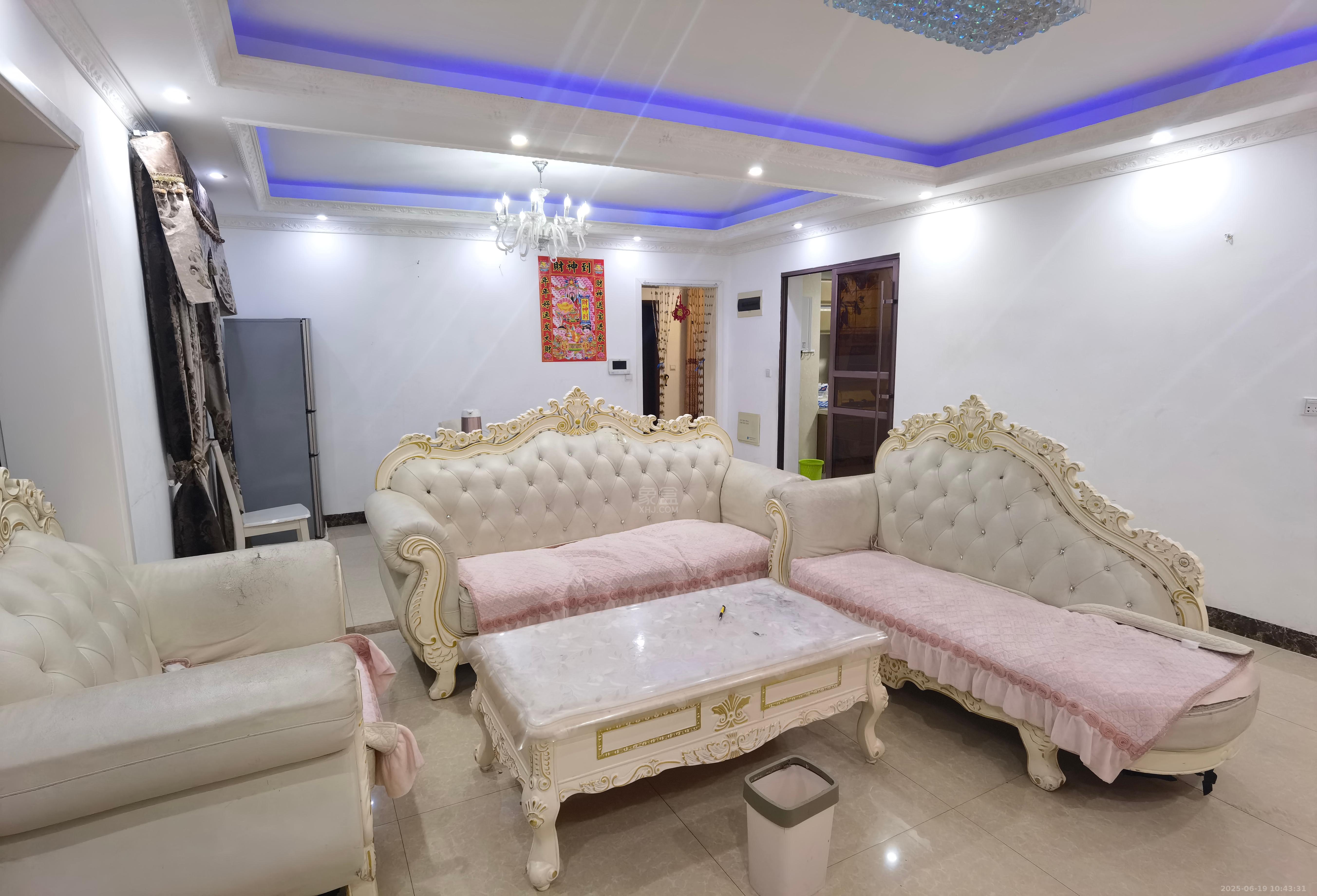 美的城一期 3室2厅2卫 1800.0元/月 美的城一期 3室2厅2卫 1800.0元/月室内图