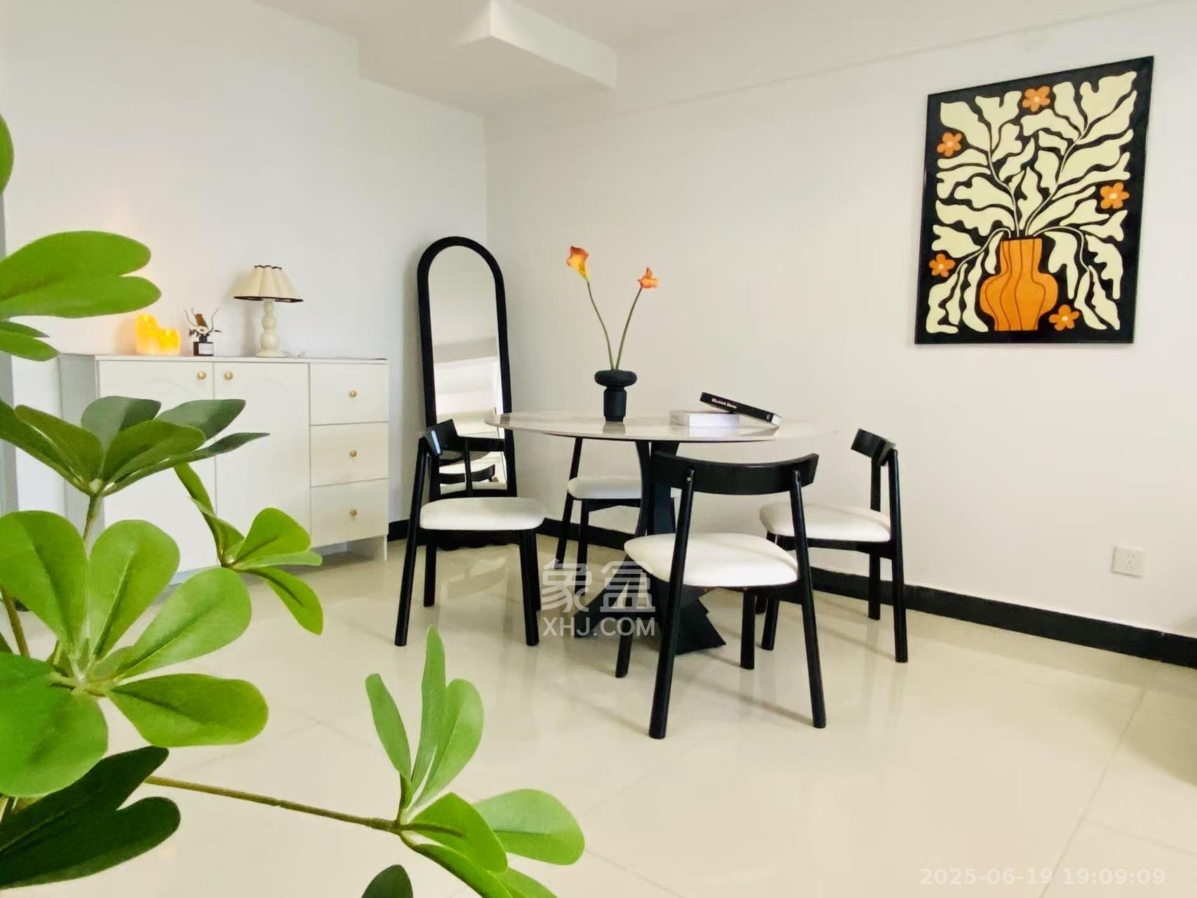 华菱蓝调国际（华菱.香墅美地）  1室2厅1卫    2400.0元/月室内图