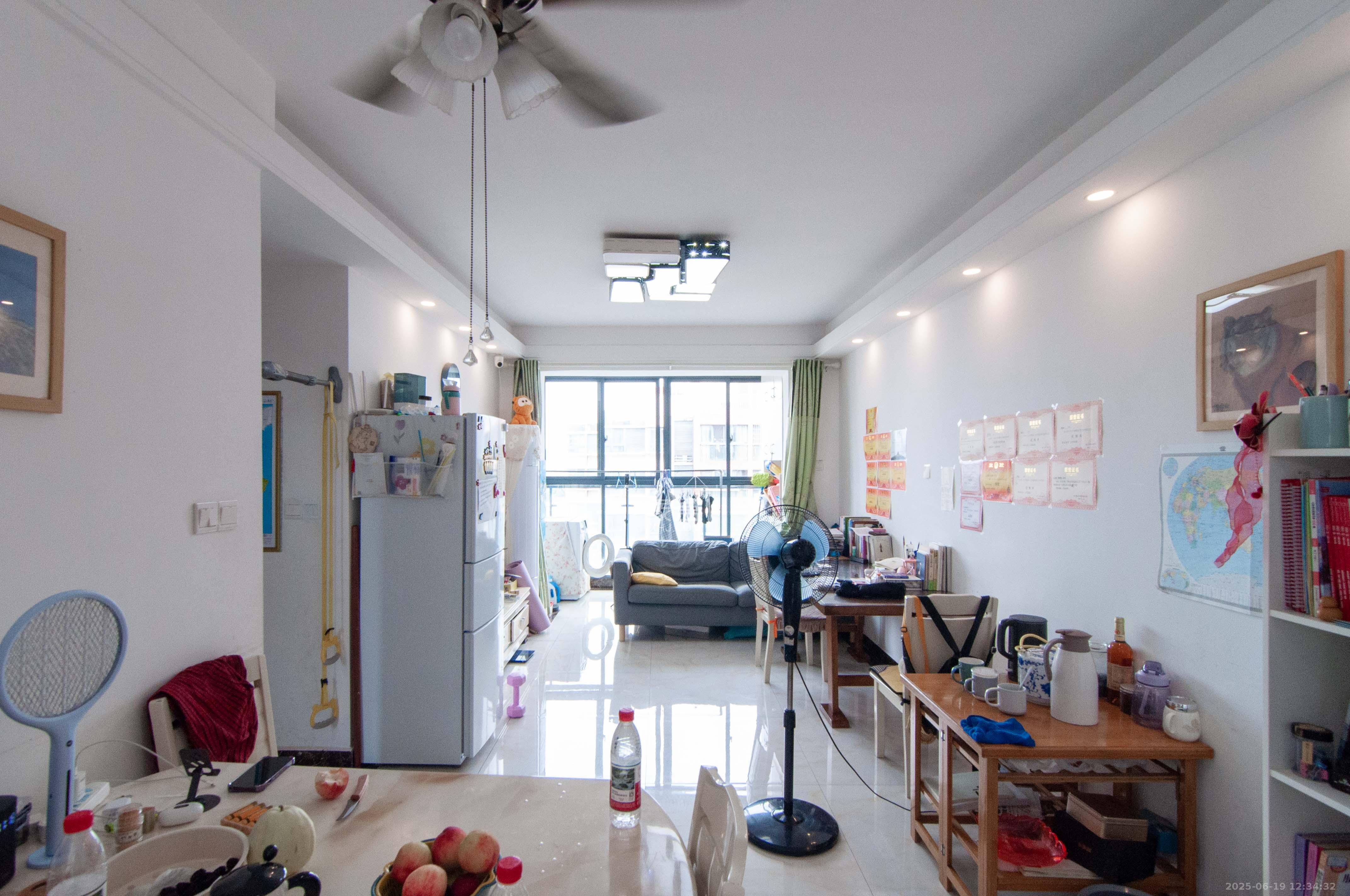 高鑫麓城 3室1厅1卫 105.0万 高鑫麓城 3室1厅1卫 105.0万客厅