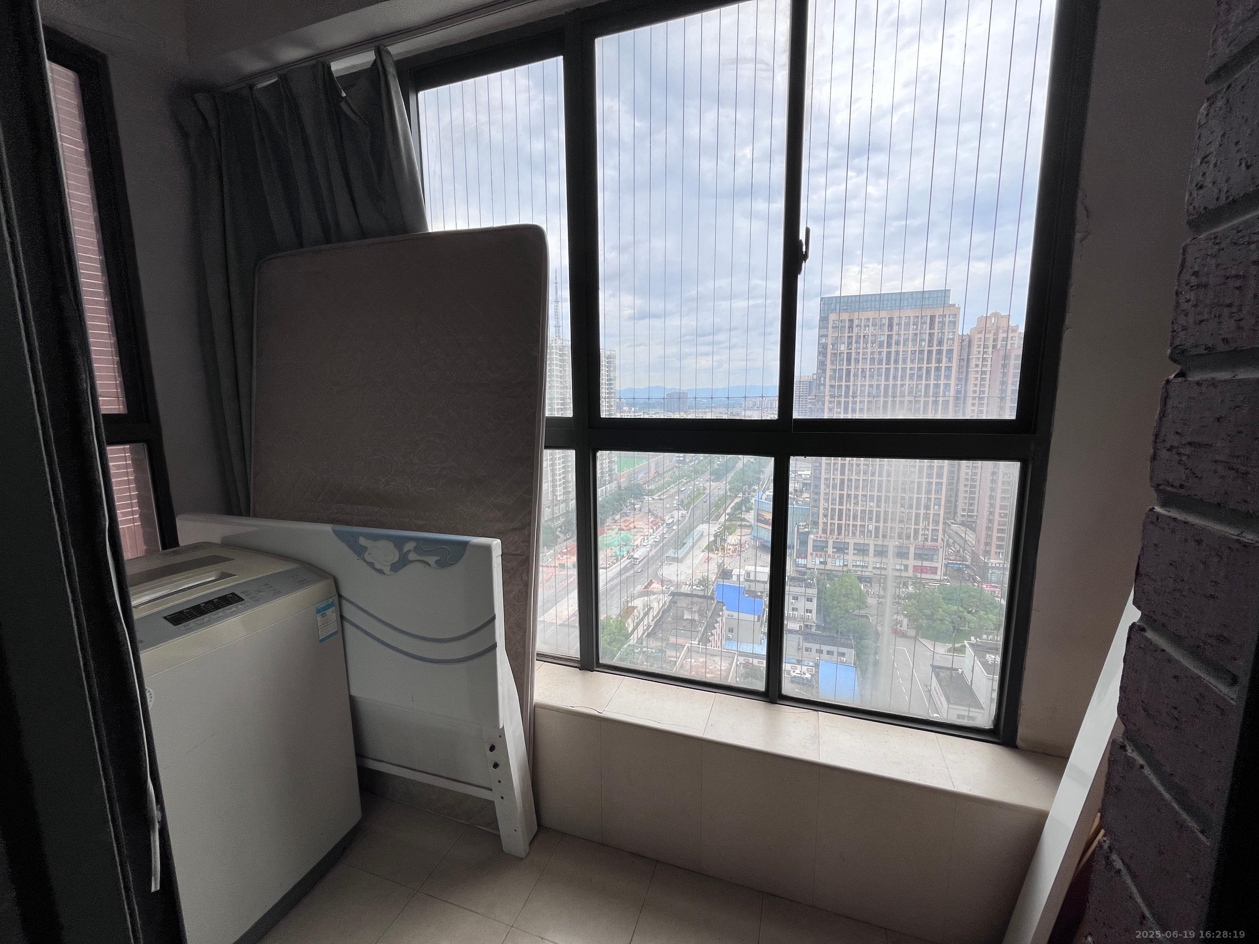 尚城 4室2厅2卫 2500.0元/月 尚城 4室2厅2卫 2500.0元/月室内图