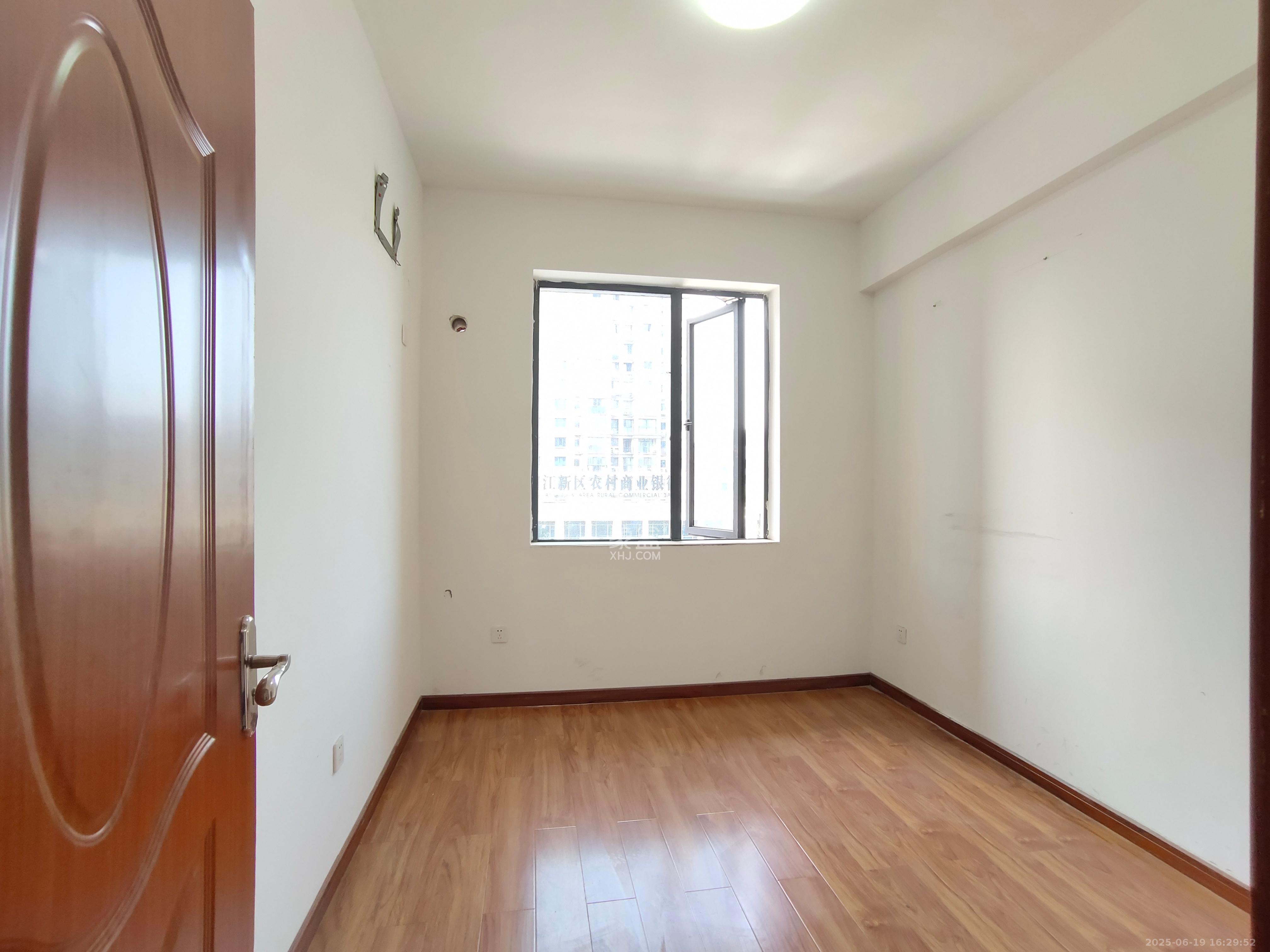 中南壹号院  3室2厅1卫    2300.0元/月室内图