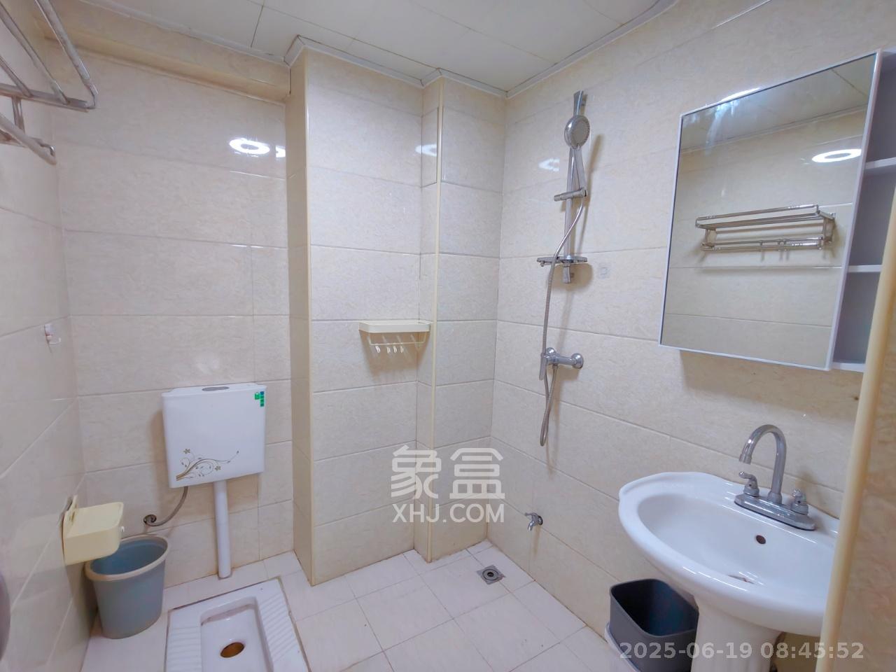 建鑫二期  1室1厅1卫   1300.00元/月室内图