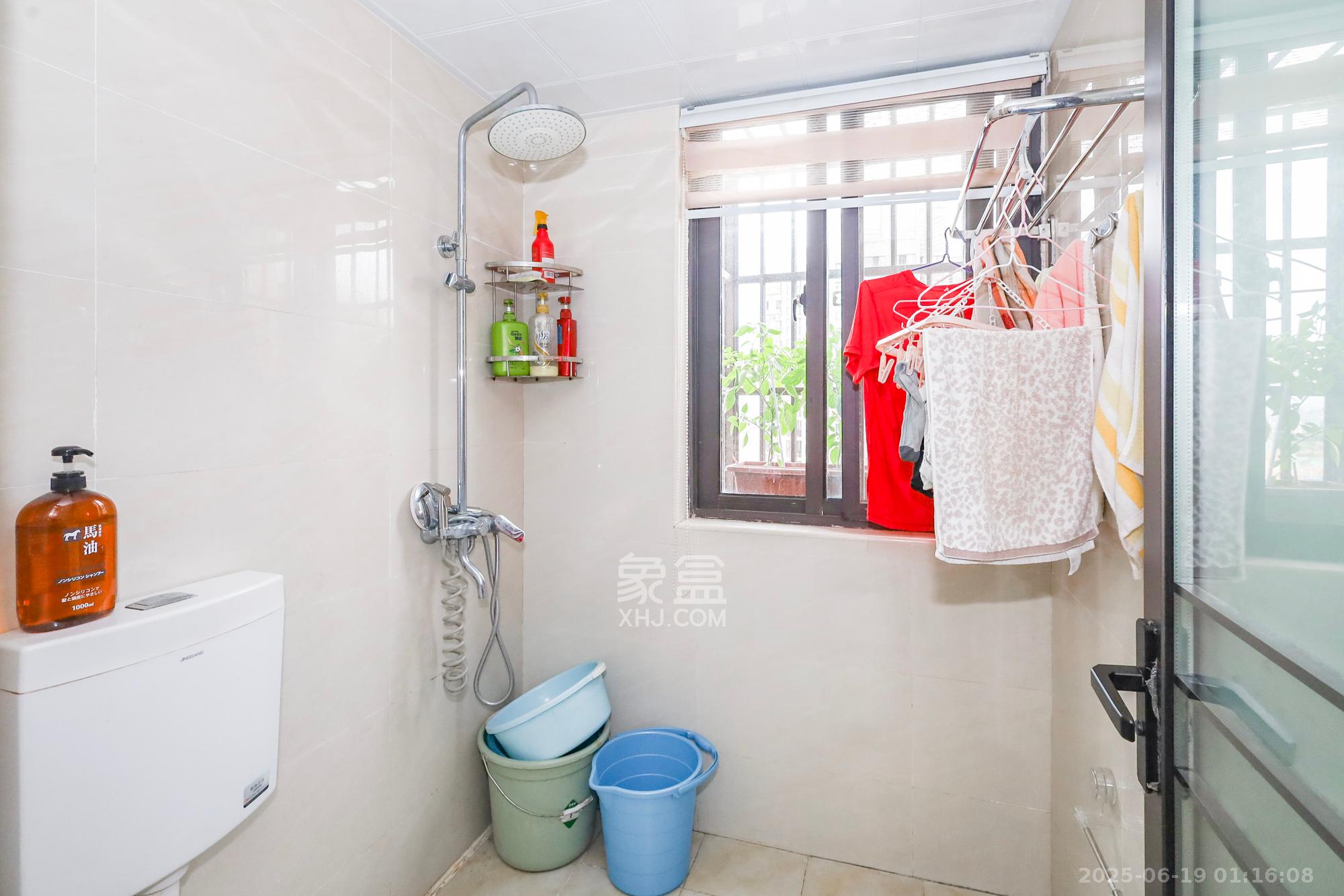 钰龙天下二期（钰龙佳园）  3室2厅2卫    222.0万卫生间