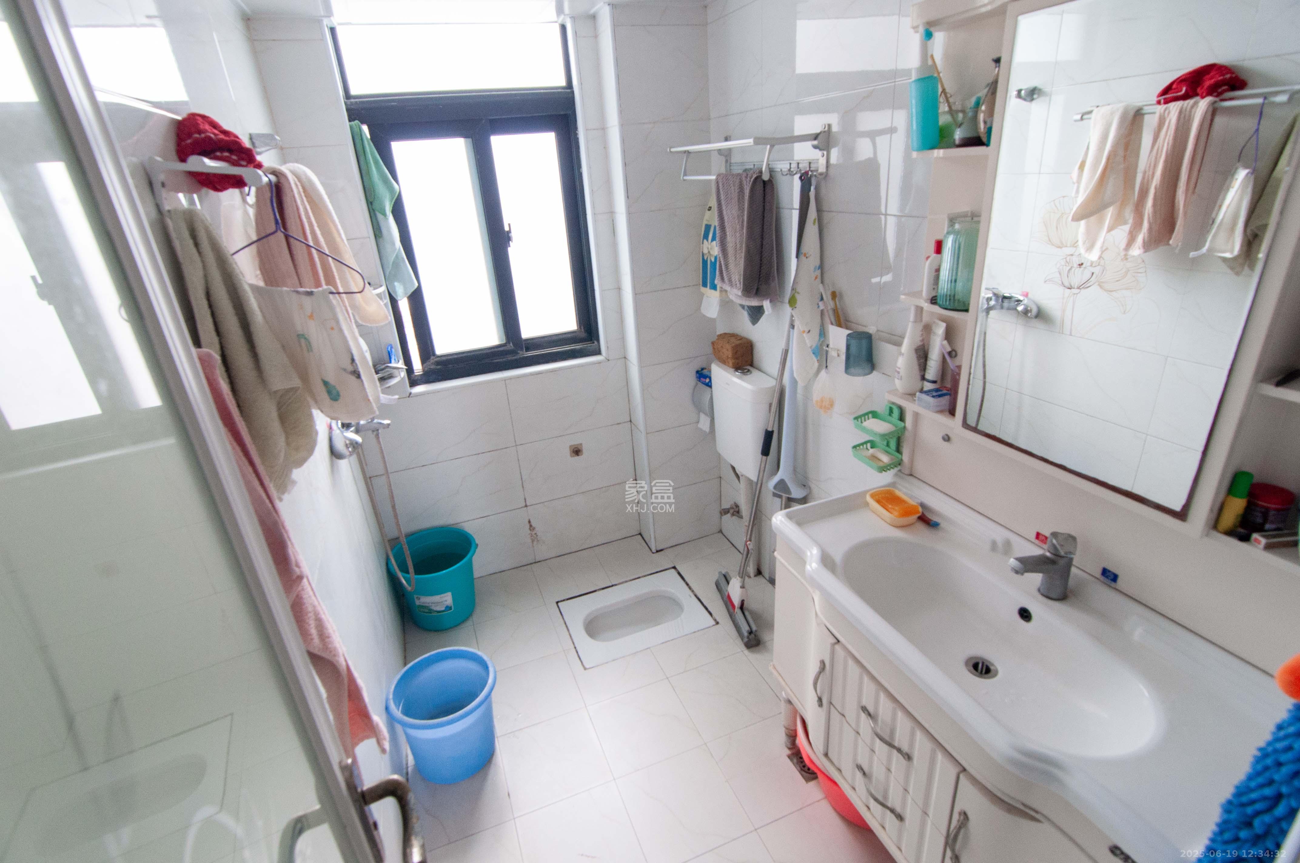 高鑫麓城 3室1厅1卫 105.0万 高鑫麓城 3室1厅1卫 105.0万卫生间