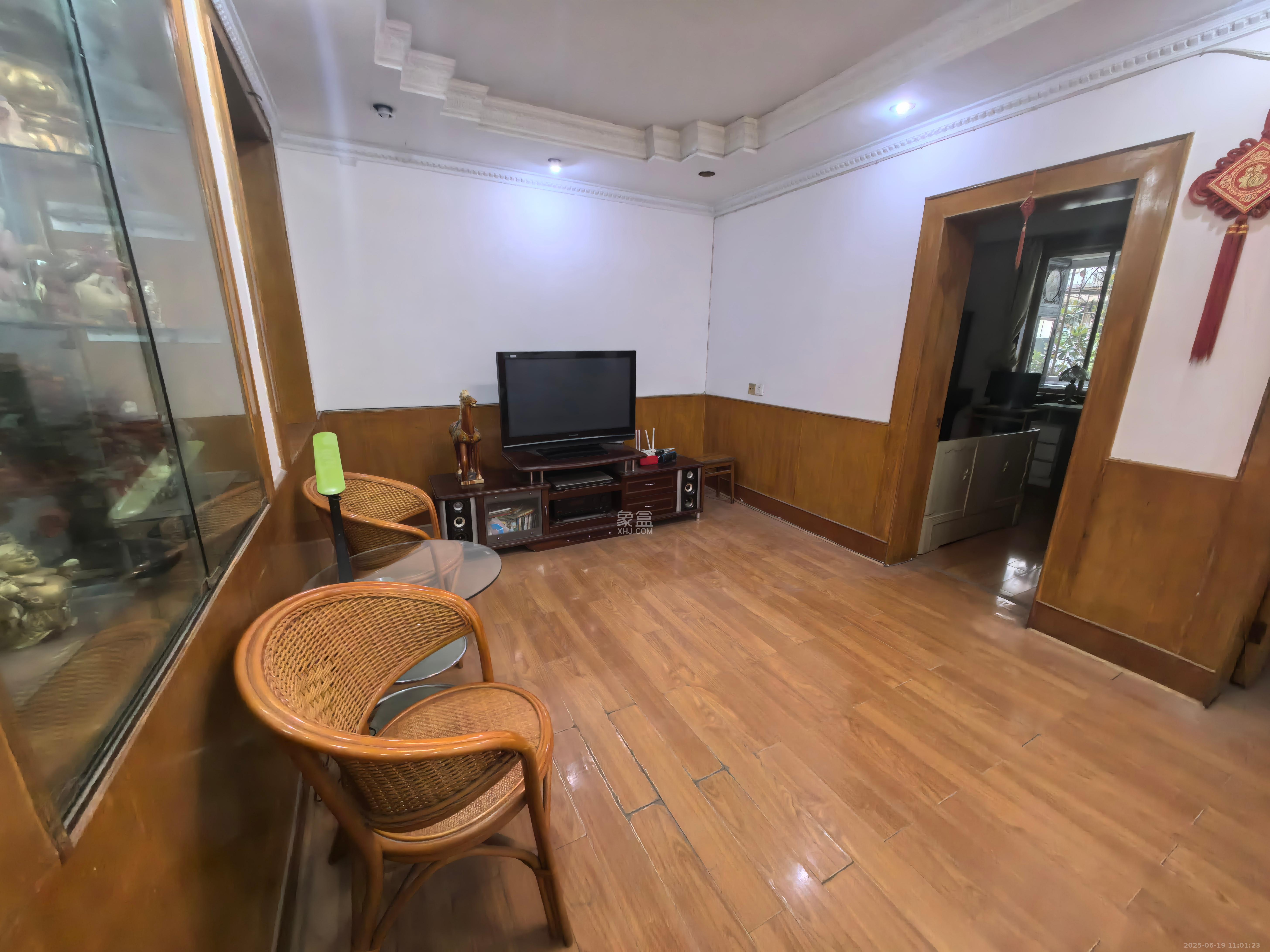 向韶村  3室2厅1卫    1600.0元/月室内图