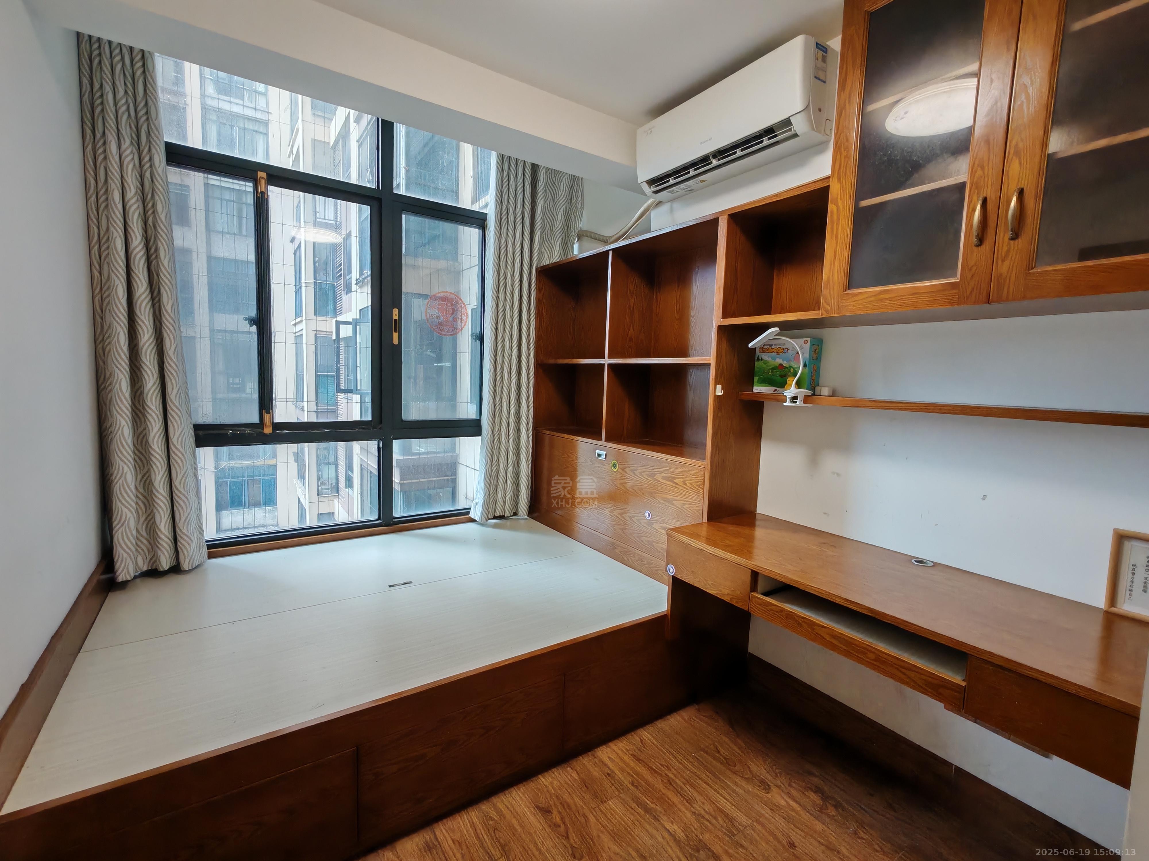 武广国际学苑 3室2厅1卫 2200.0元/月 武广国际学苑 3室2厅1卫 2200.0元/月室内图