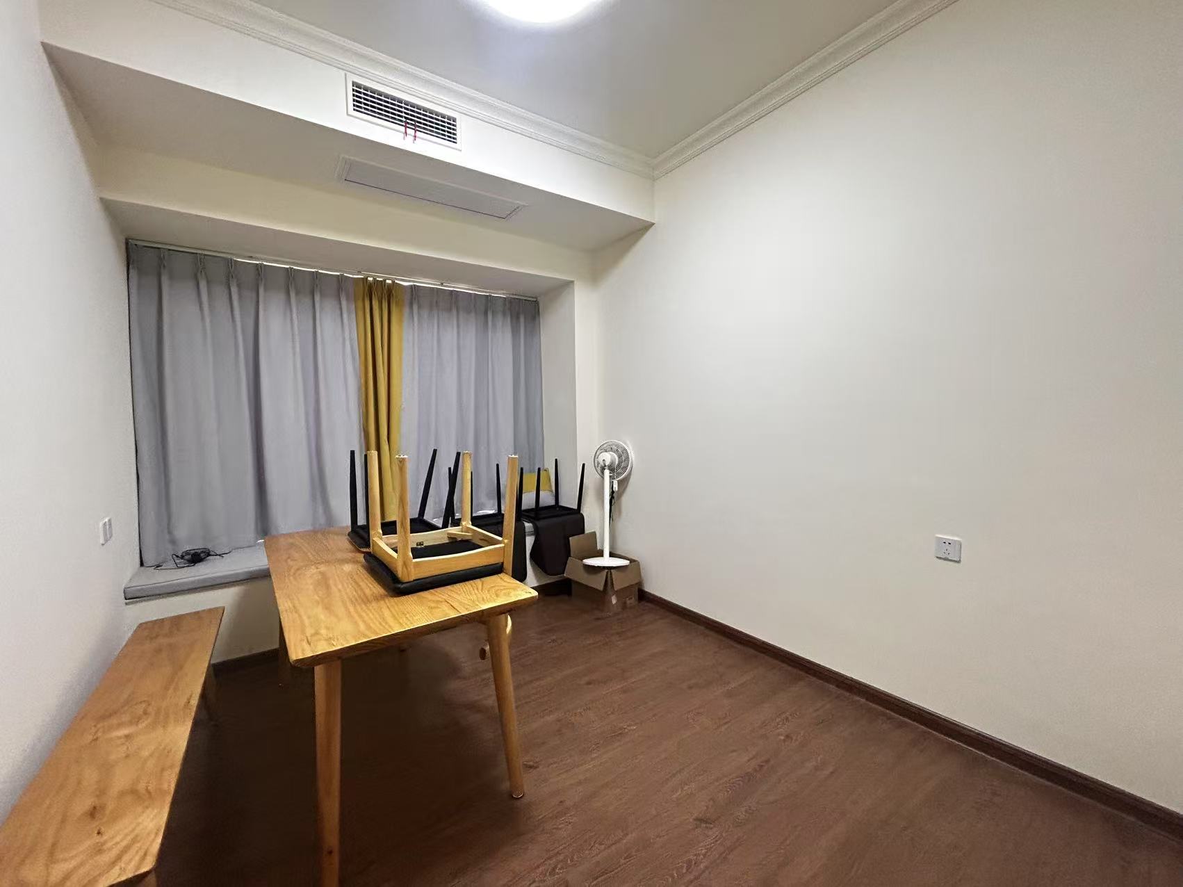 华耀碧桂园十里江湾誉峯 3室2厅2卫 3200.0元/月 华耀碧桂园十里江湾誉峯 3室2厅2卫 3200.0元/月室内图