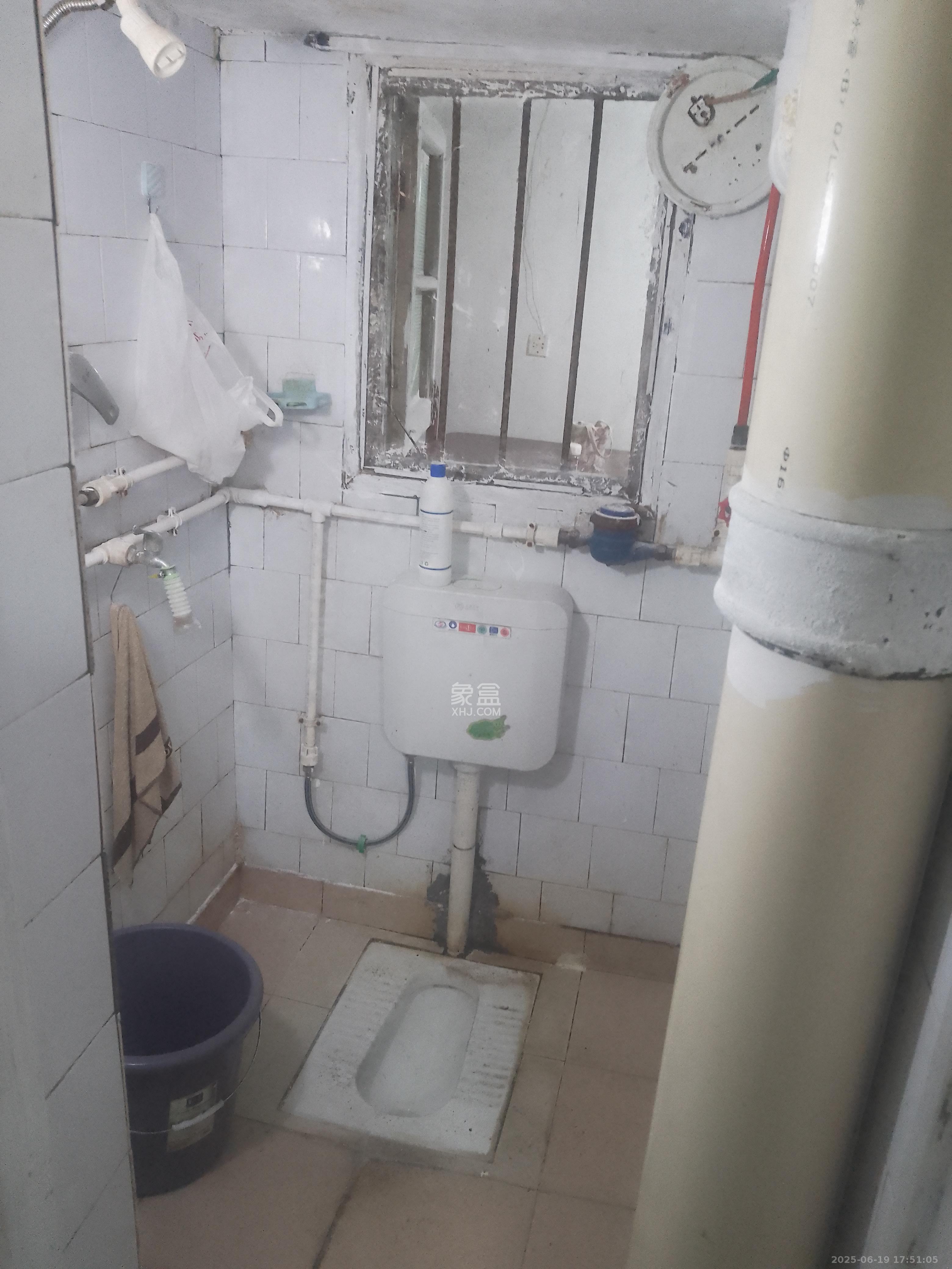 谊苑小区解放四村附362号  1室1厅1卫    1500.0元/月 谊苑小区解放四村附362号  1室1厅1卫    1500.0元/月室内图