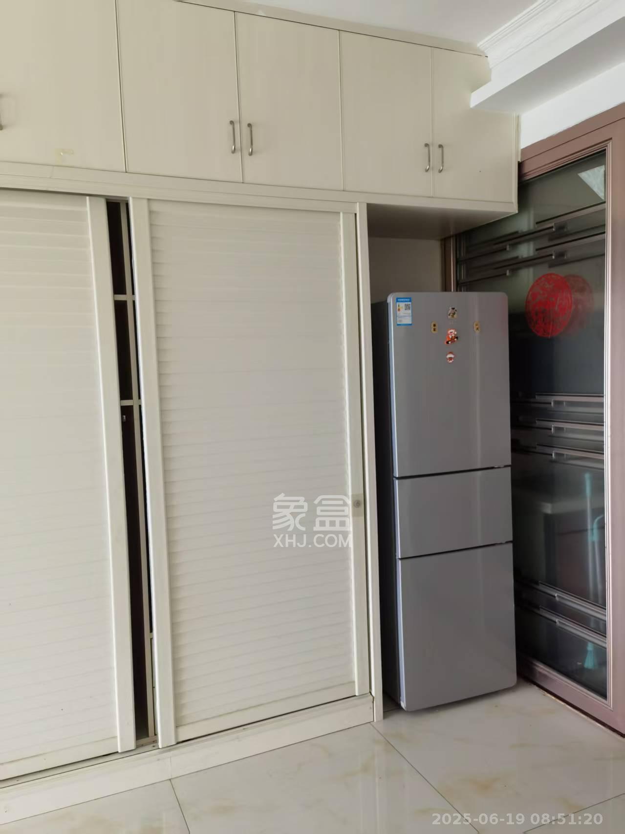 美利新世界  1室1厅1卫    1350.0元/月 美利新世界  1室1厅1卫    1350.0元/月室内图