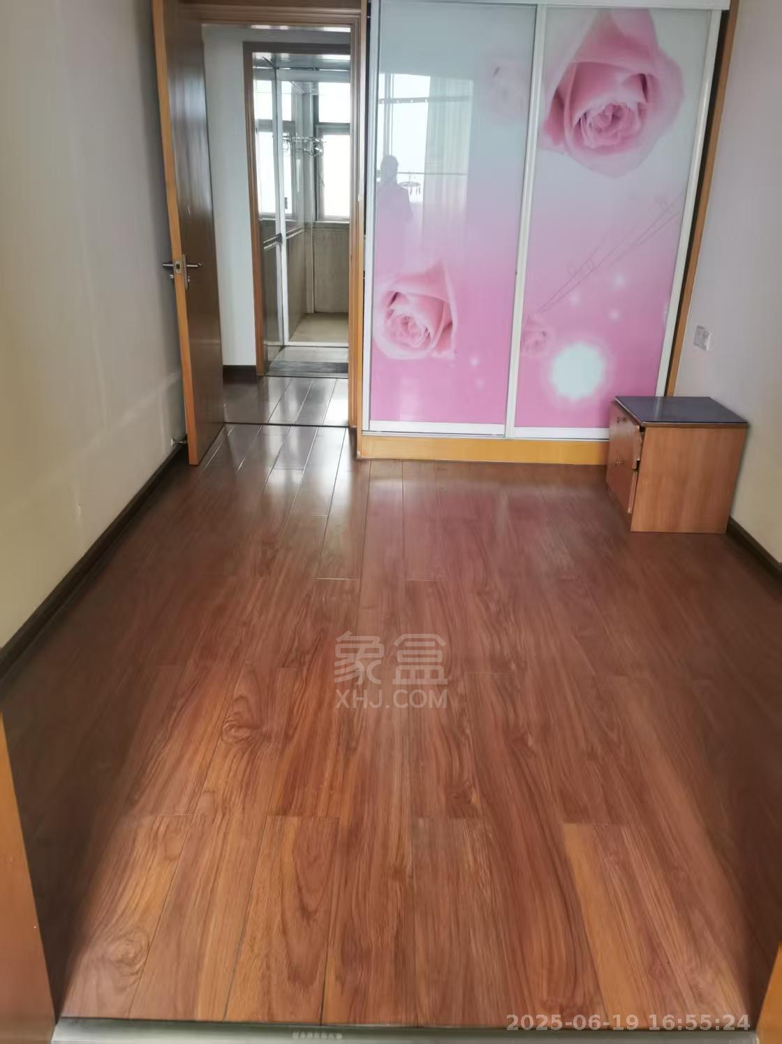 紫苑江岸  3室2厅2卫   1600.00元/月室内图
