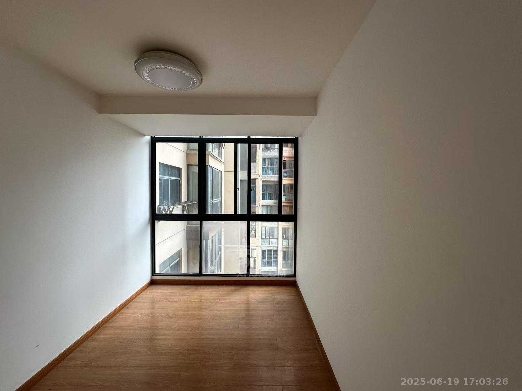 武广国际学苑 3室2厅1卫 2000.0元/月 武广国际学苑 3室2厅1卫 2000.0元/月室内图