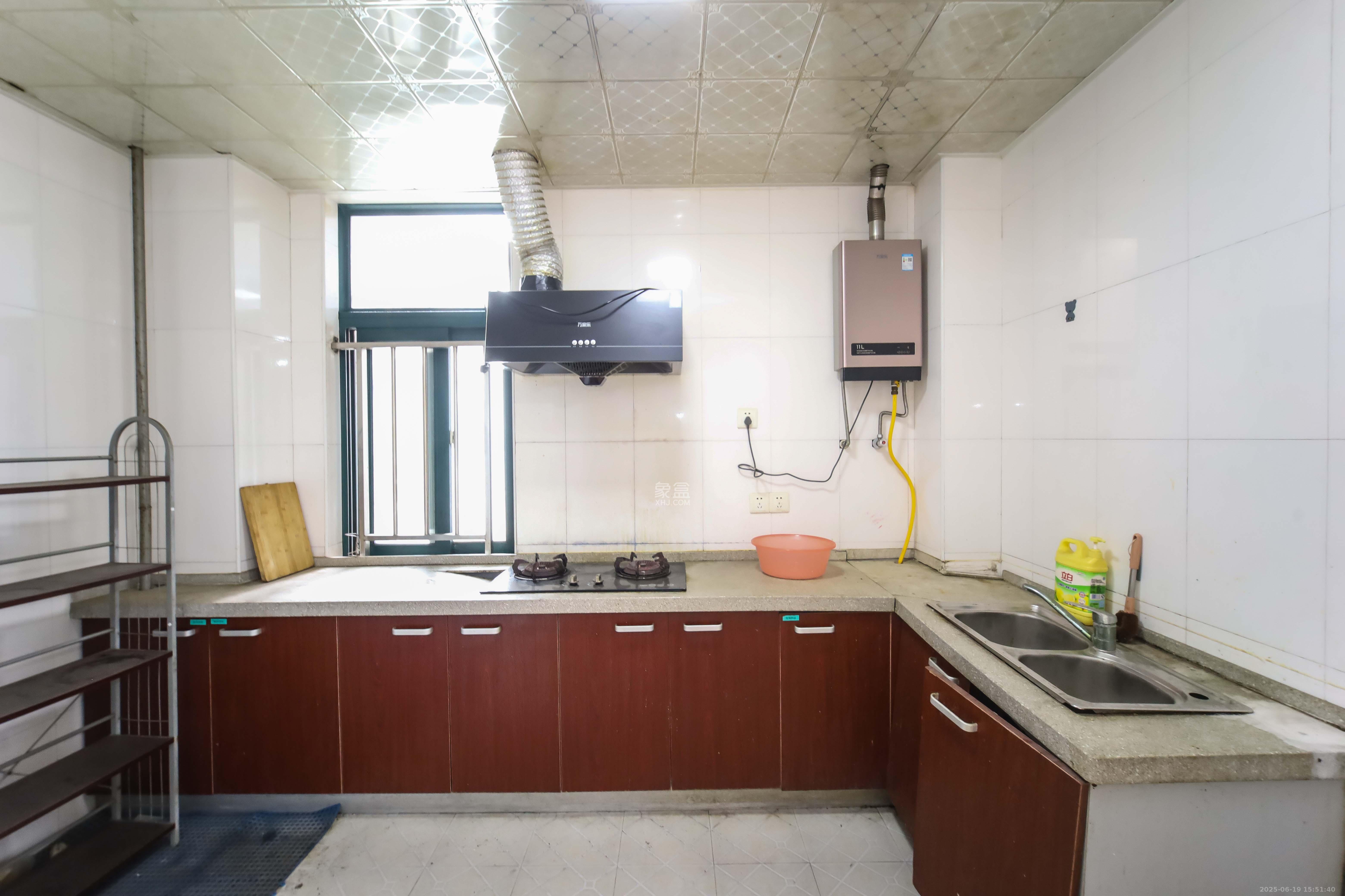 凯乐湘园  3室2厅2卫    95.0万厨房