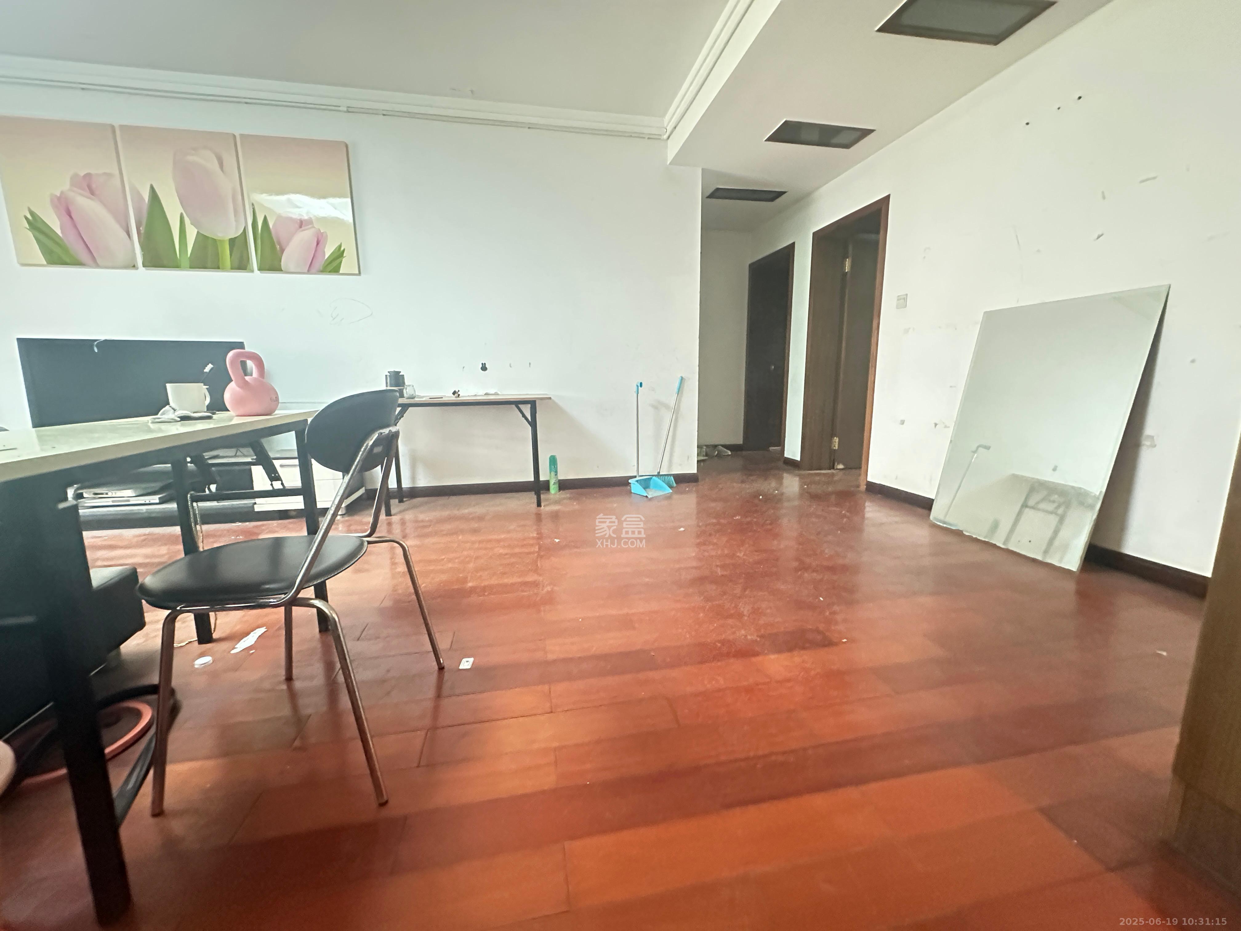 恩瑞麓山名园(龙王港小区) 3室2厅2卫 2200.0元/月 恩瑞麓山名园(龙王港小区) 3室2厅2卫 2200.0元/月室内图