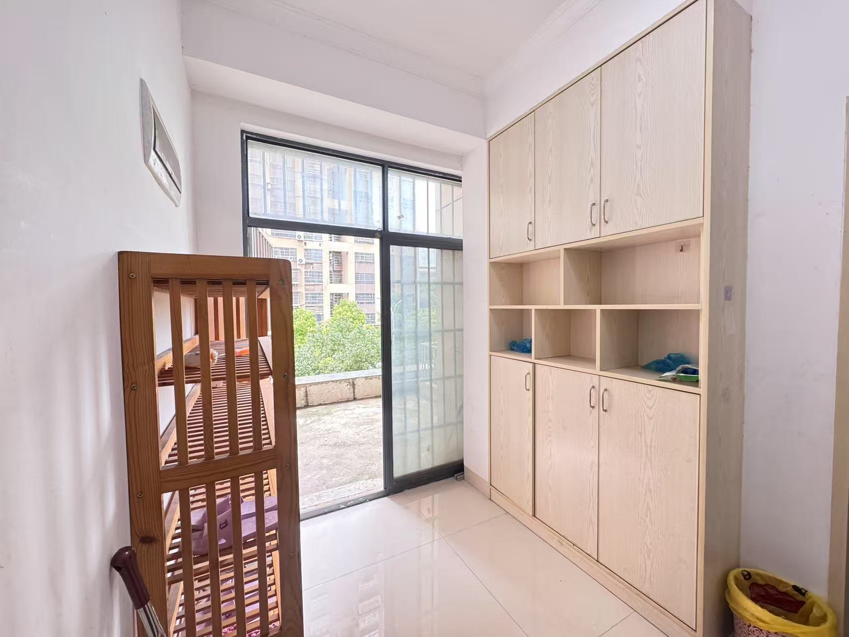 芦淞区荷叶名苑 4室2厅2卫 48.8万 芦淞区荷叶名苑 4室2厅2卫 48.8万室内图