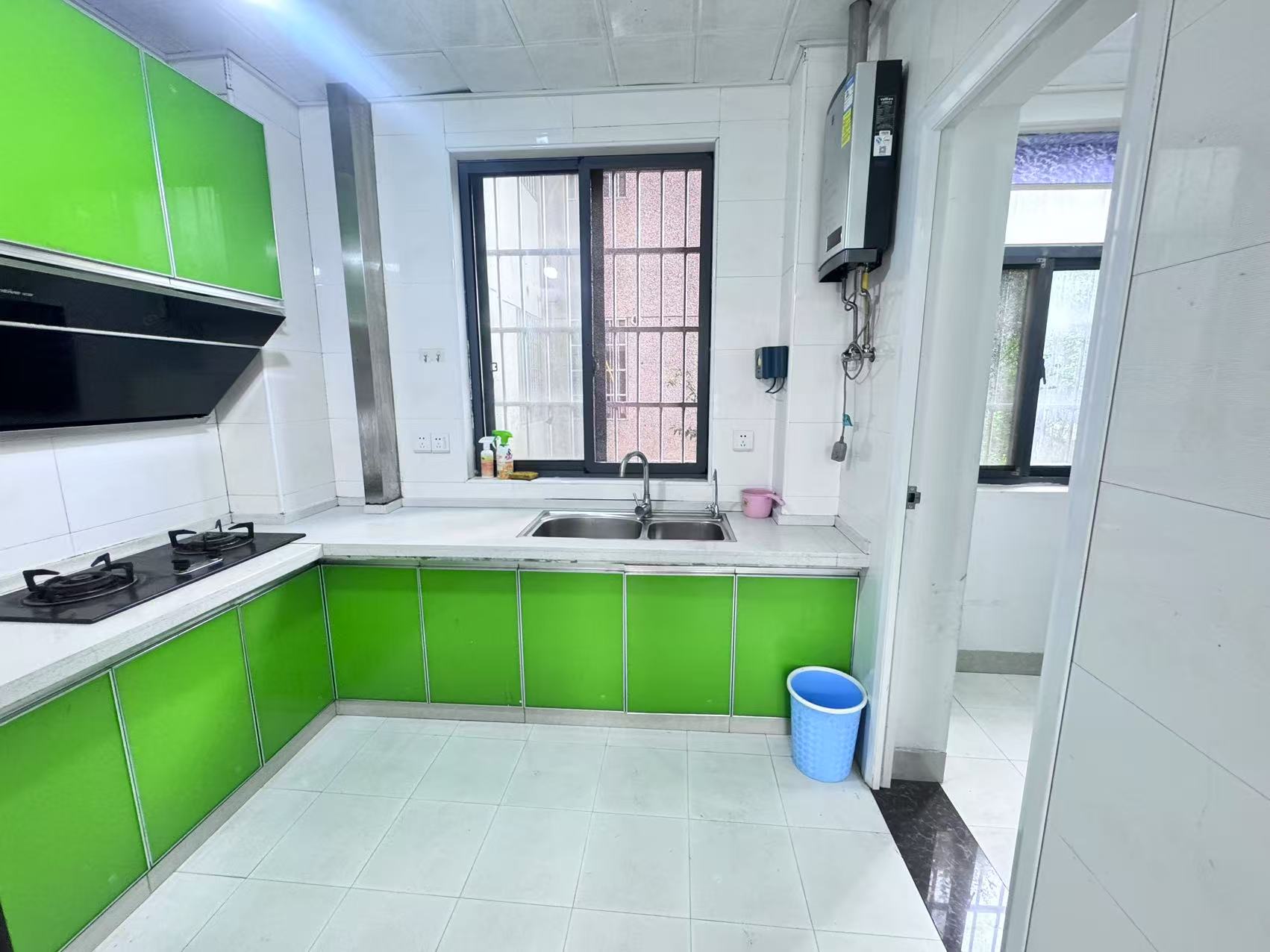 芦淞区荷叶名苑 4室2厅2卫 48.8万 芦淞区荷叶名苑 4室2厅2卫 48.8万室内图